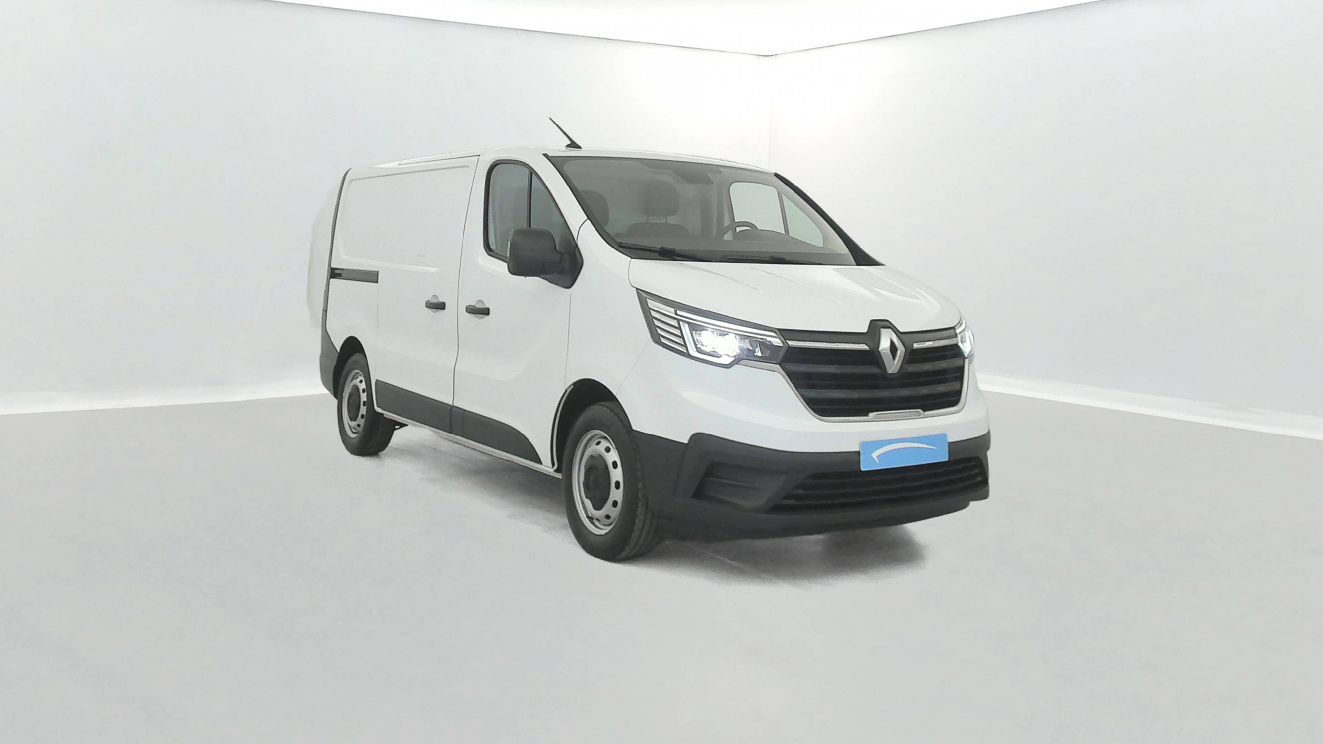 Vente en ligne Renault Trafic 3 Fourgon TRAFIC FGN L1H1 3000 KG BLUE DCI 130 au prix de 24 990 €
