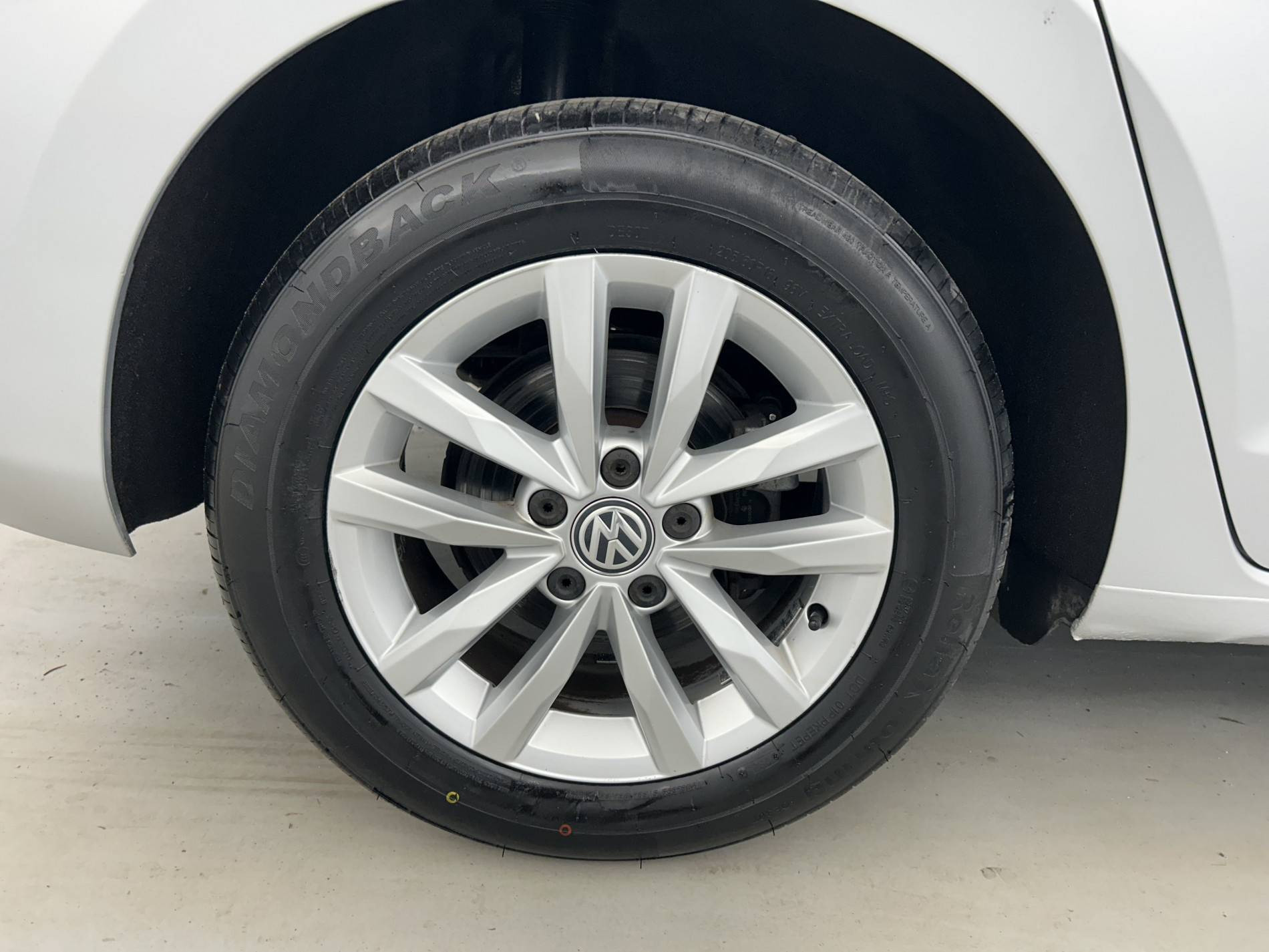 Vente en ligne Volkswagen Touran Touran 1.6 TDI 115 BMT 7pl au prix de 17 990 €