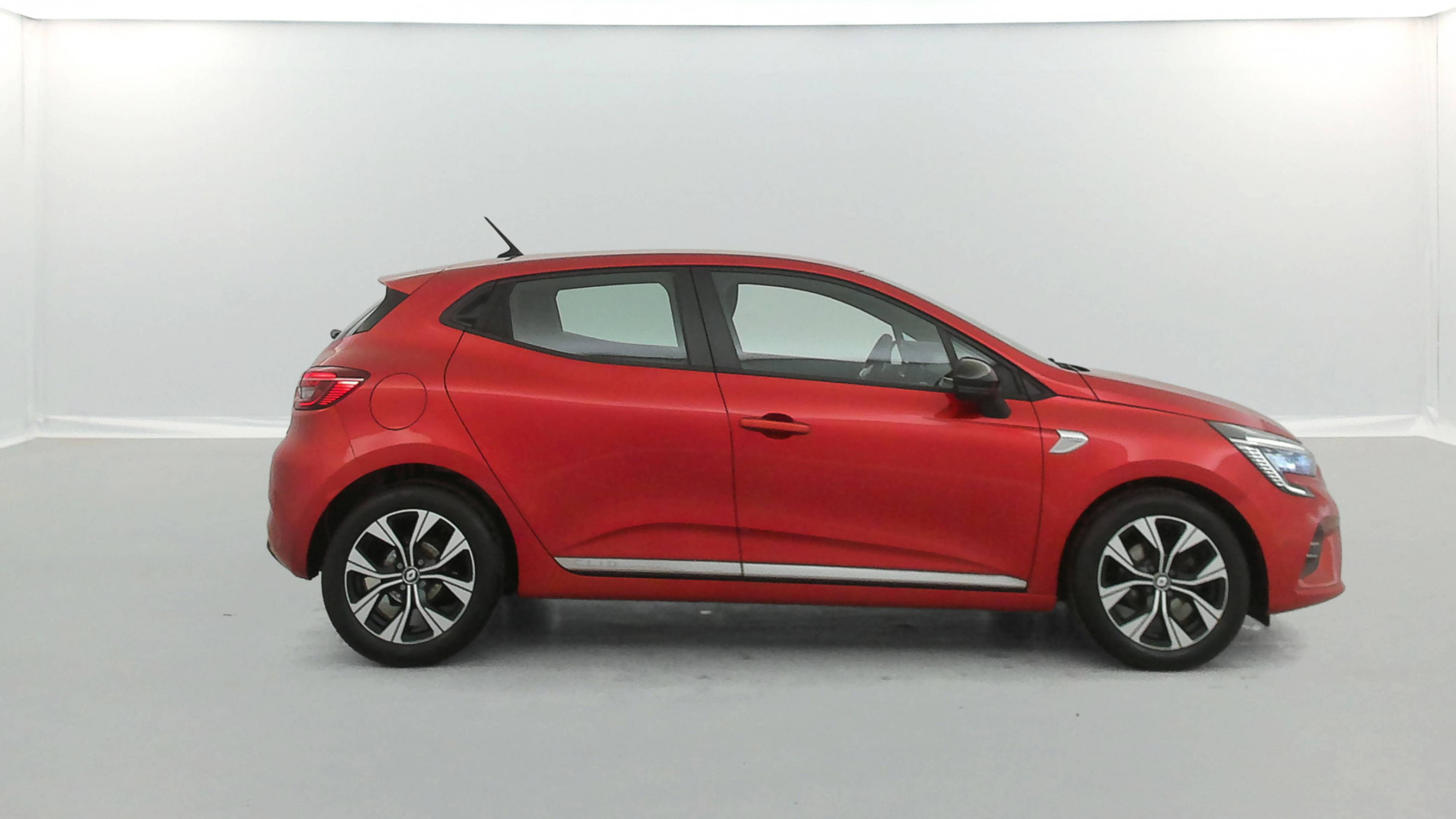 Vente en ligne Renault Clio 5 Clio TCe 90 - 21N au prix de 13 990 €