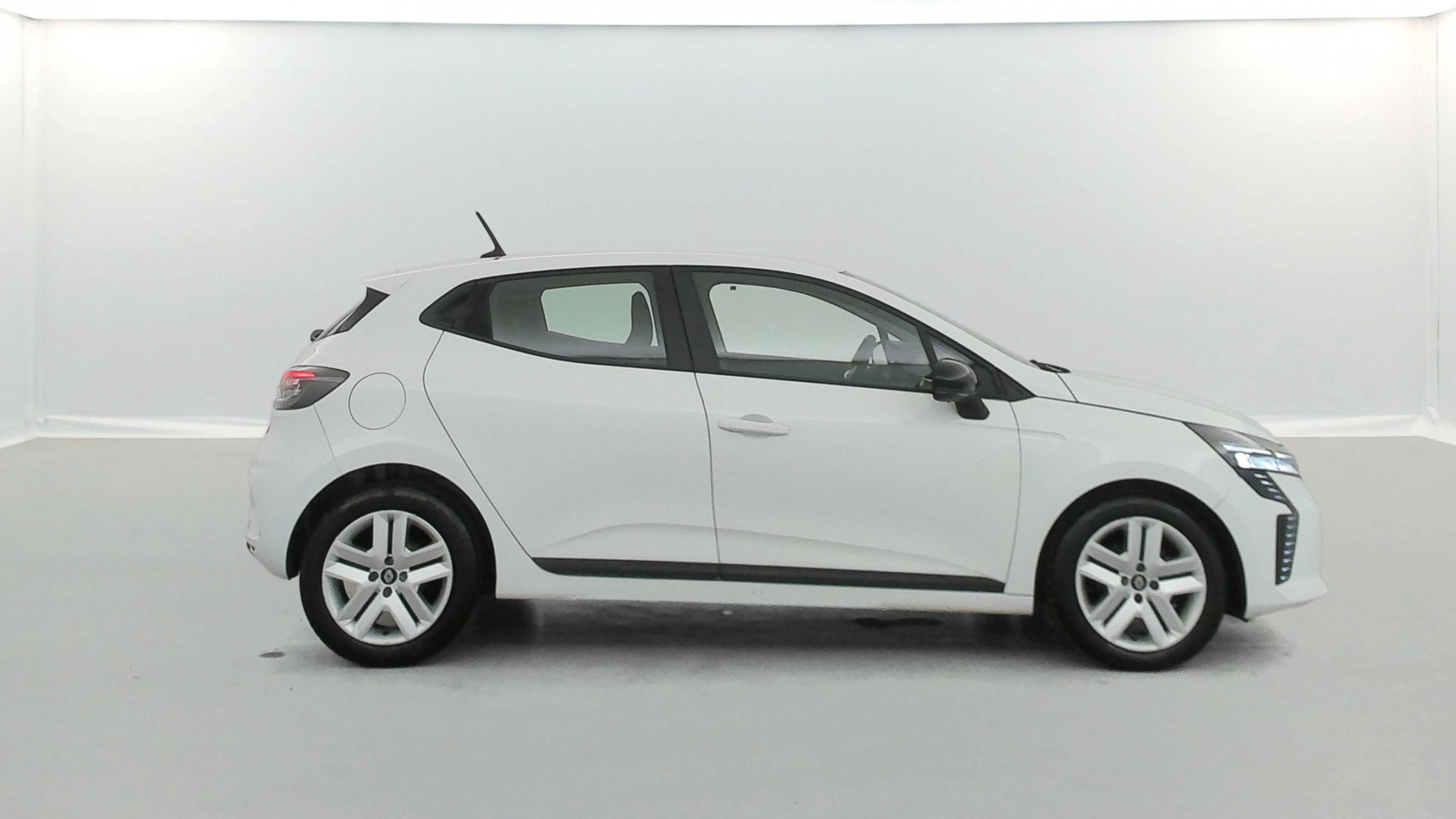 Vente en ligne Renault Clio 5 Clio TCe 90 au prix de 13 990 €