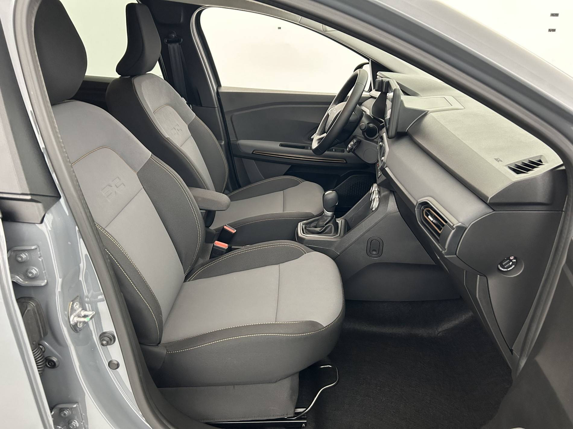 Vente en ligne Dacia Jogger  Hybrid 140 7 places GSR2 au prix de 26 390 €