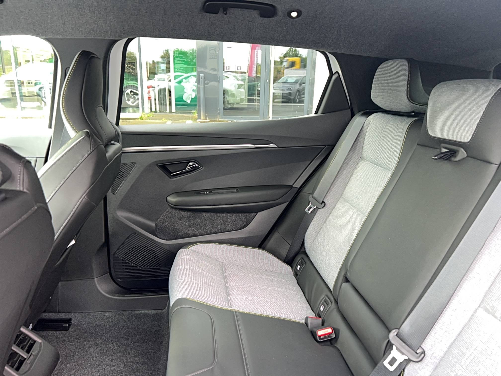 Vente en ligne Renault Scenic E-Tech Scenic E-Tech électrique 220 ch grande autonomie au prix de 47 590 €