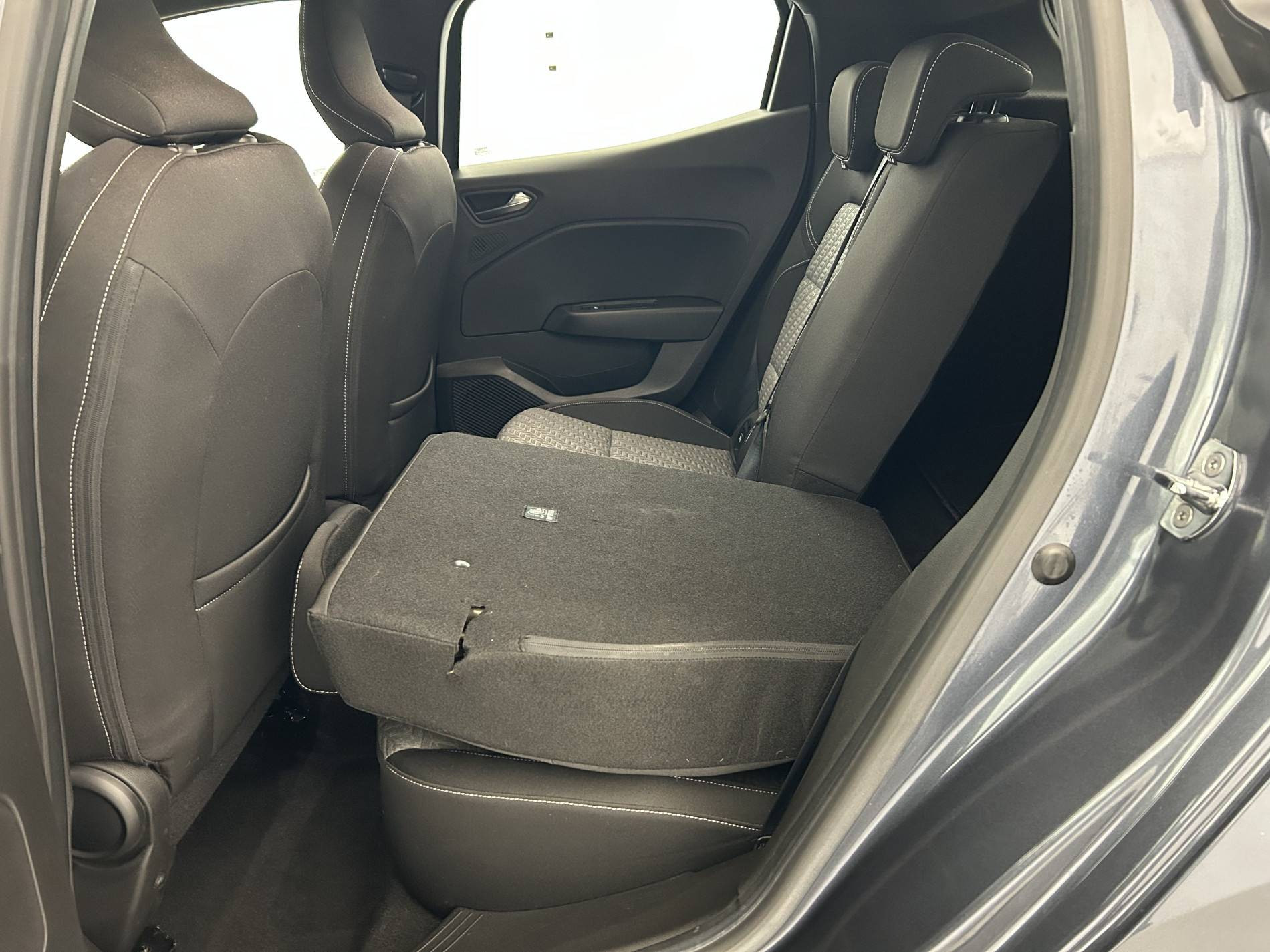 Vente en ligne Renault Clio 5 Clio TCe 90 - 21N au prix de 14 990 €