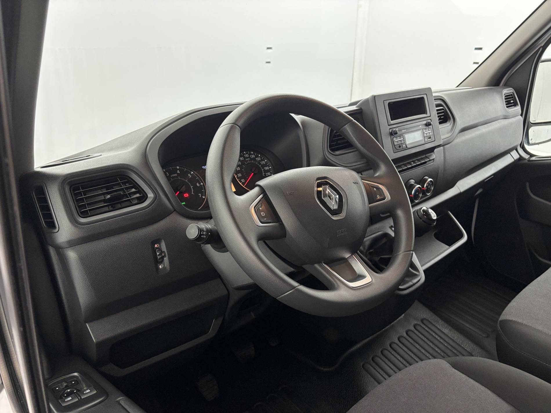Vente en ligne Renault Master Fourgon MASTER FGN TRAC F3500 L2H2 BLUE DCI 135 au prix de 21 990 €
