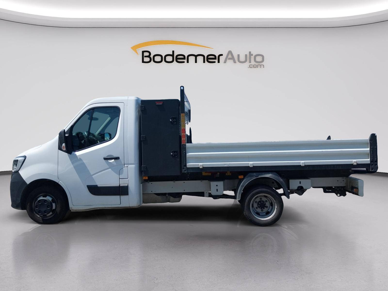 Vente en ligne Renault Master Benne MASTER BENNE PROP RJ3500 L3 COFFRE BLUE DCI 145 EURO VI au prix de 31 300 €