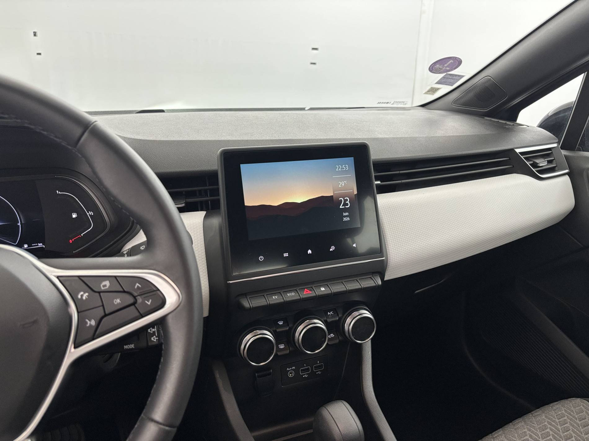 Vente en ligne Renault Clio 5 Clio E-Tech 140 - 21N au prix de 16 990 €