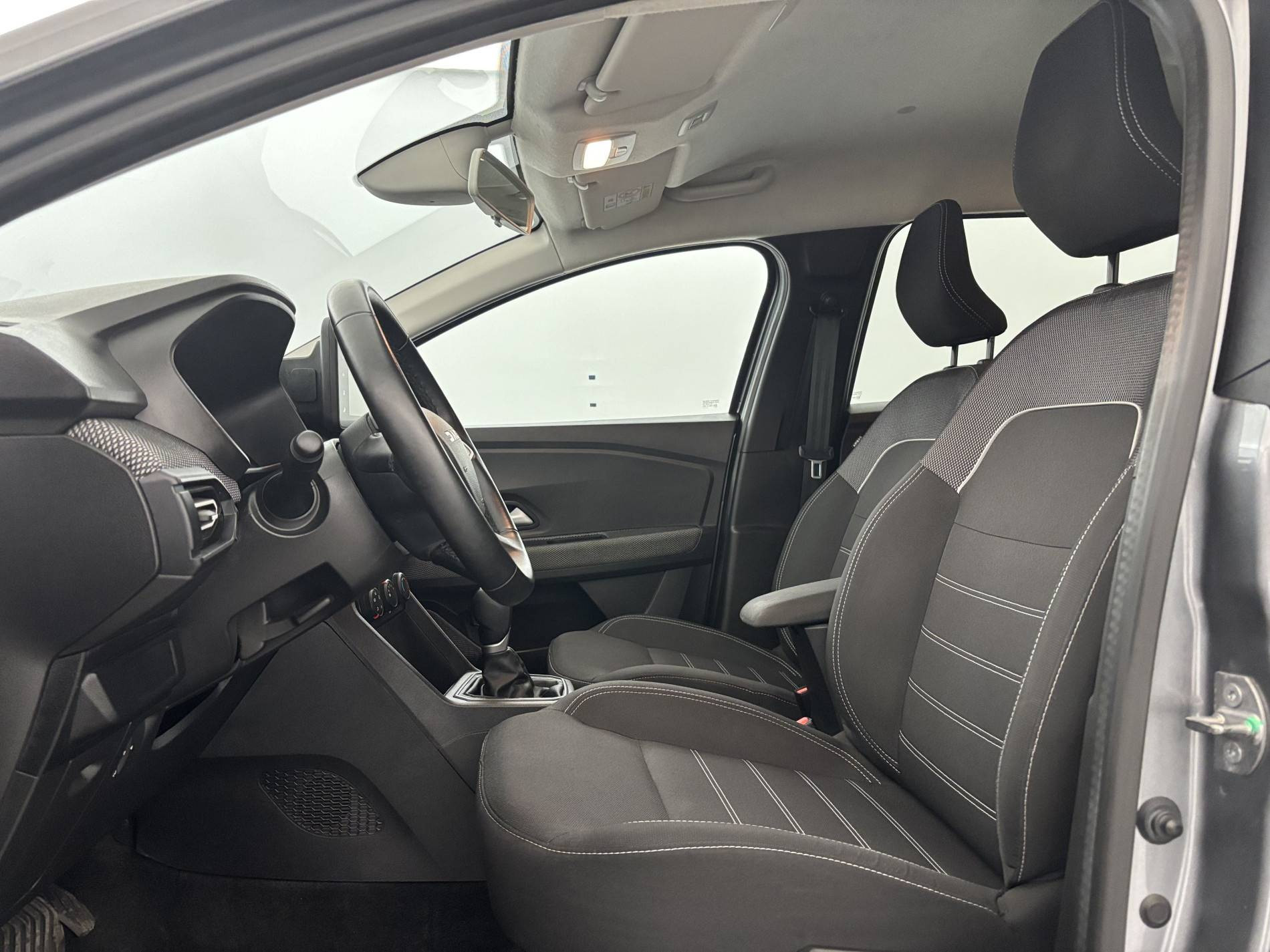 Vente en ligne Dacia Jogger  Hybrid 140 5 places au prix de 21 290 €