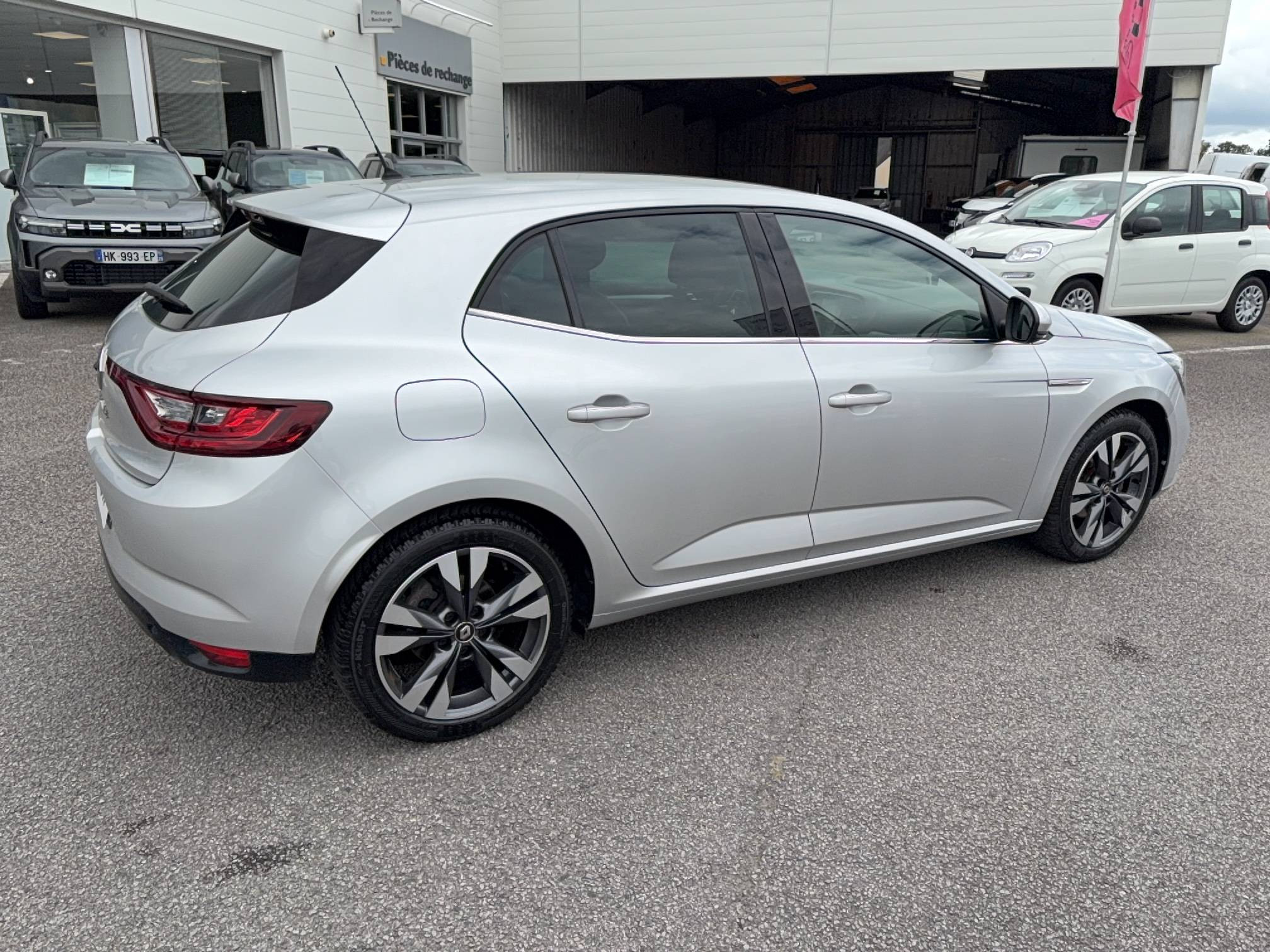 Vente en ligne Renault Megane 4 Mégane IV Berline Blue dCi 115 EDC au prix de 14 490 €