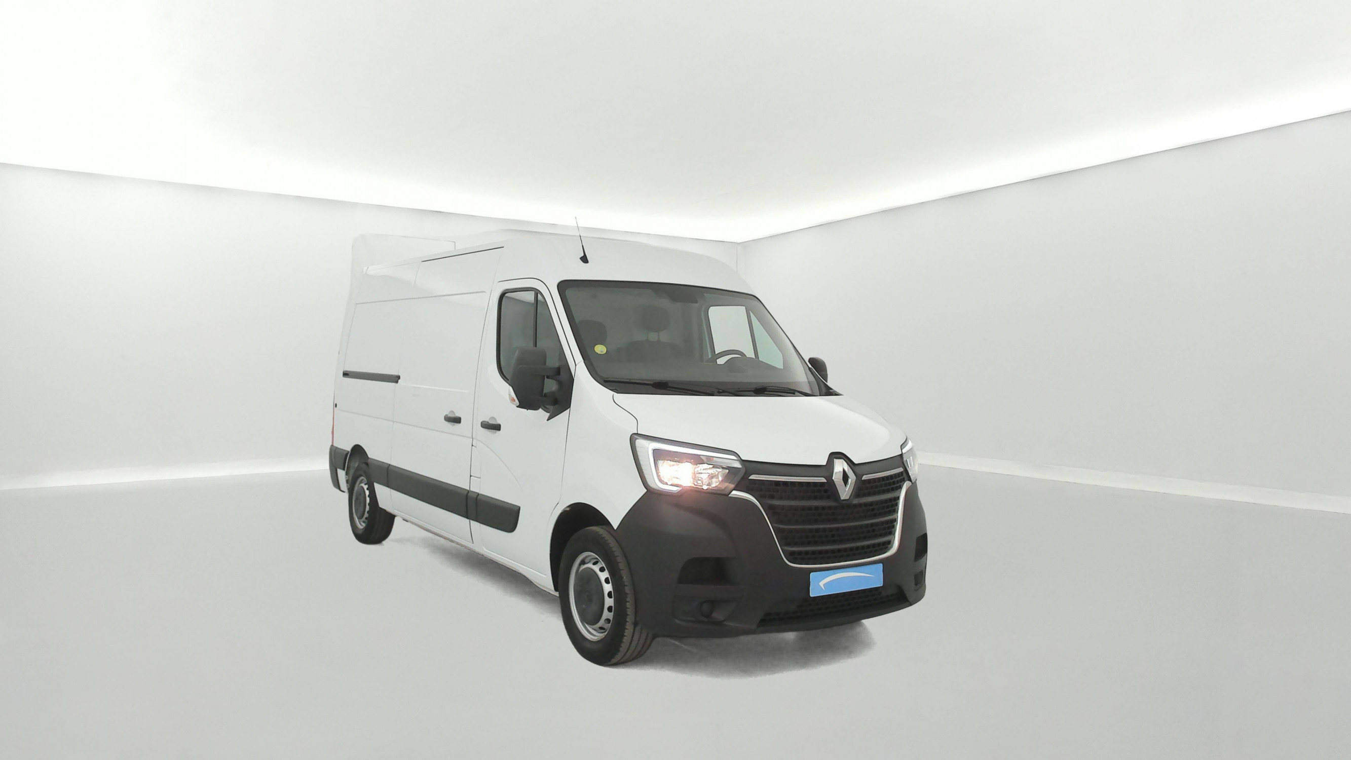 Vente en ligne Renault Master Fourgon MASTER FGN TRAC F3500 L2H2 BLUE DCI 135 au prix de 24 790 €