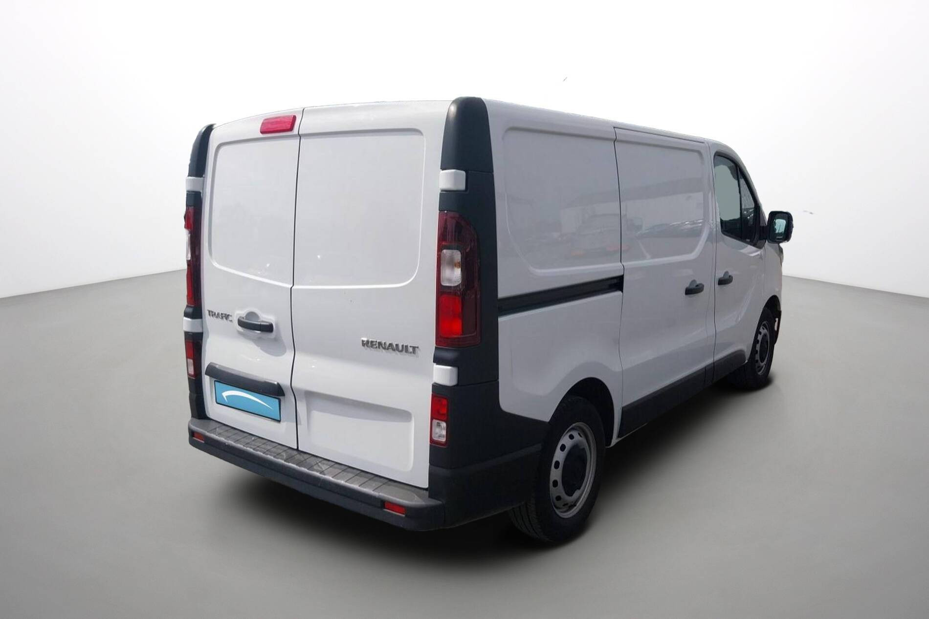 Vente en ligne Renault Trafic 3 Fourgon TRAFIC FG BLUE DCI 130 L1H1 3T GSR2 au prix de 23 990 €