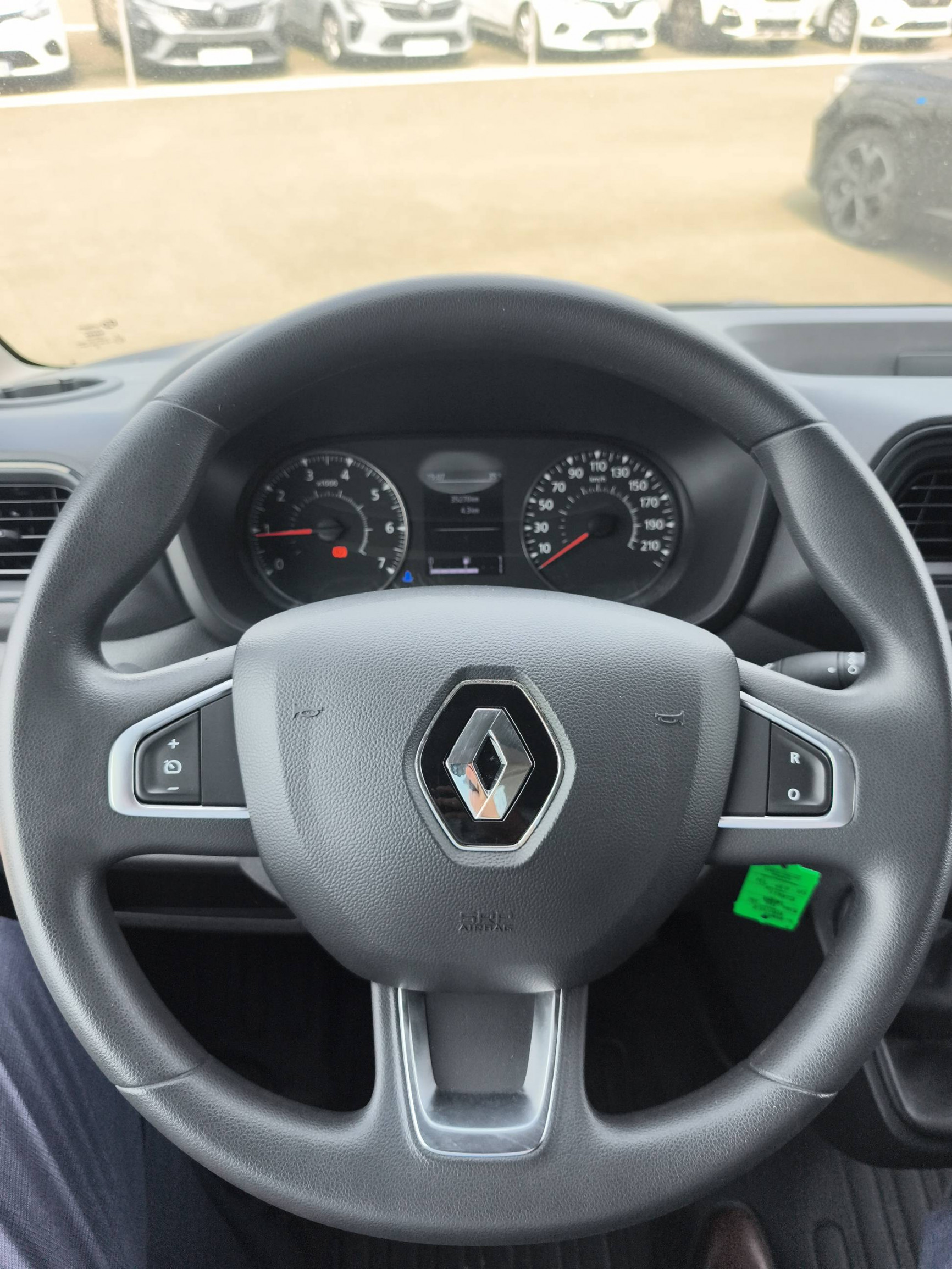 Vente en ligne Renault Master Fourgon MASTER FGN TRAC F3500 L2H2 BLUE DCI 135 au prix de 24 990 €