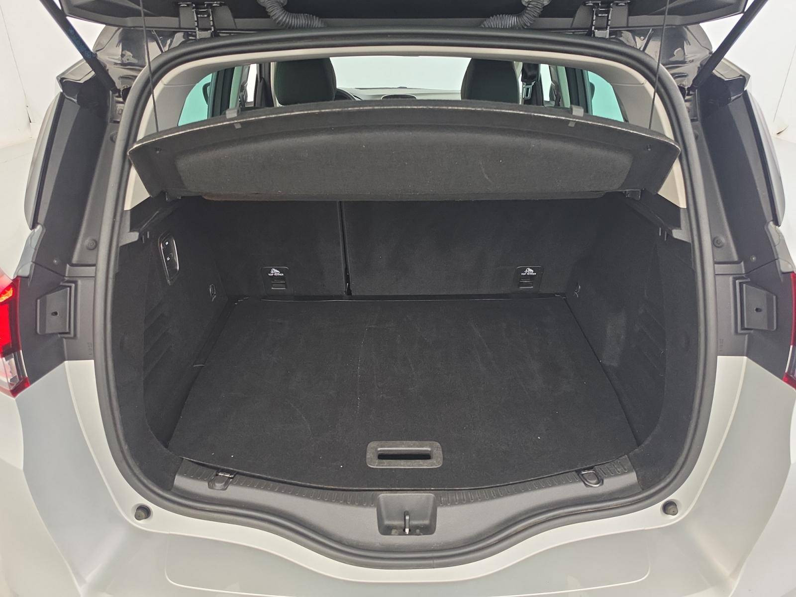 Vente en ligne Renault Scenic 4 Scenic TCe 140 au prix de 18 790 €