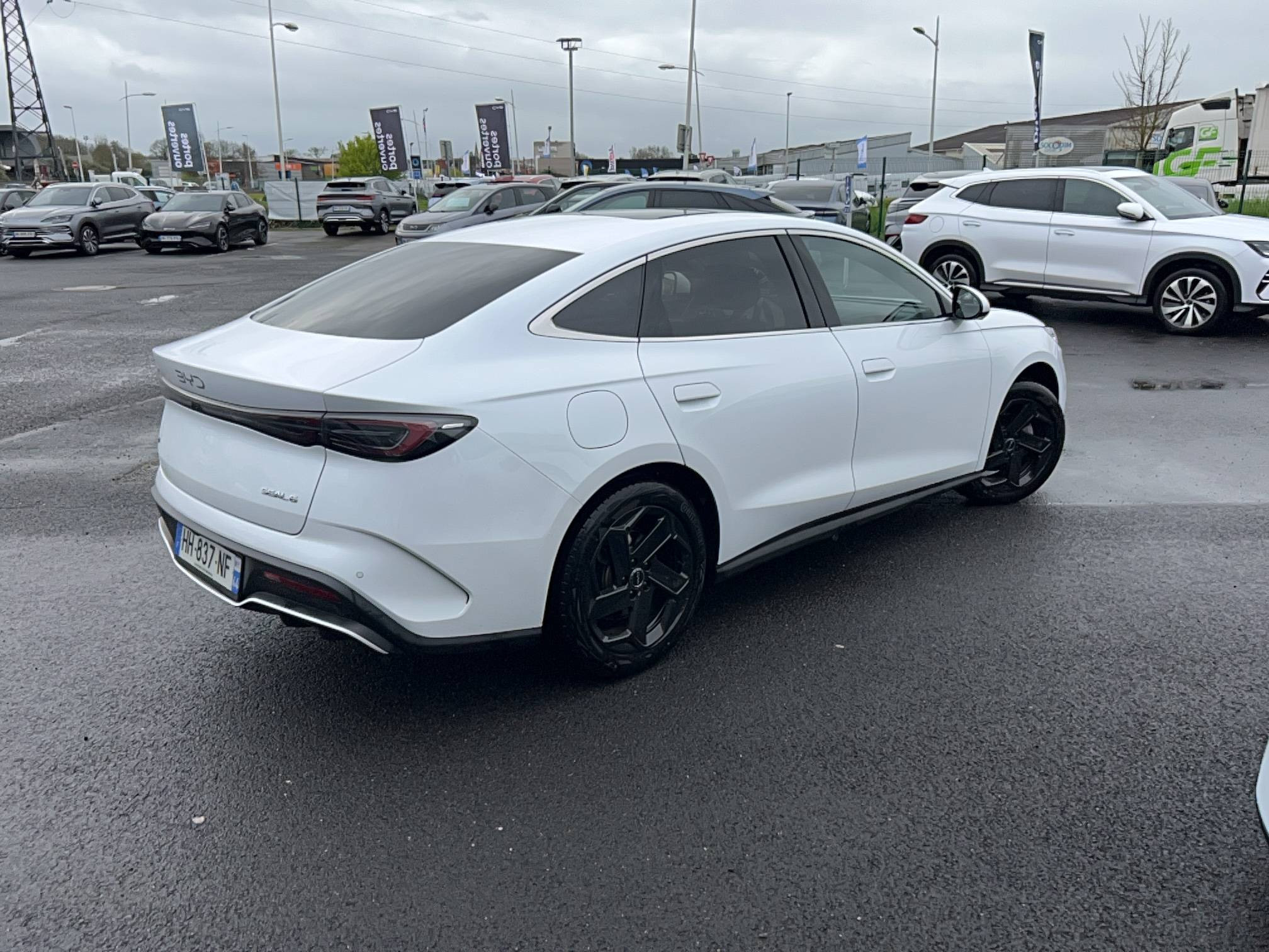 Vente en ligne Byd Seal 6 DM-i  1.5l DM-i 156 kW PHEV au prix de 37 190 €