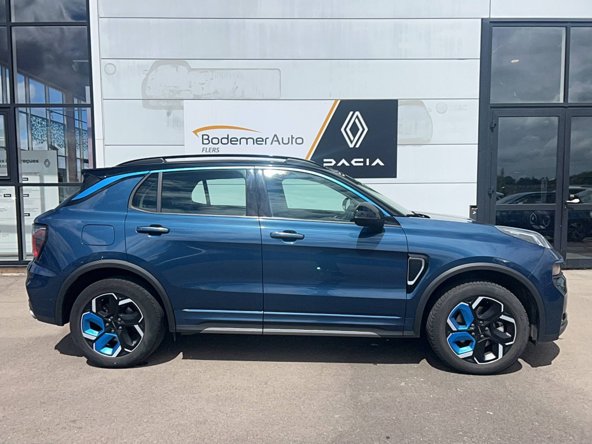 Vente en ligne Lynk&Co 01  1.5 HEV 197 ch DCTH7 au prix de 20 490 €