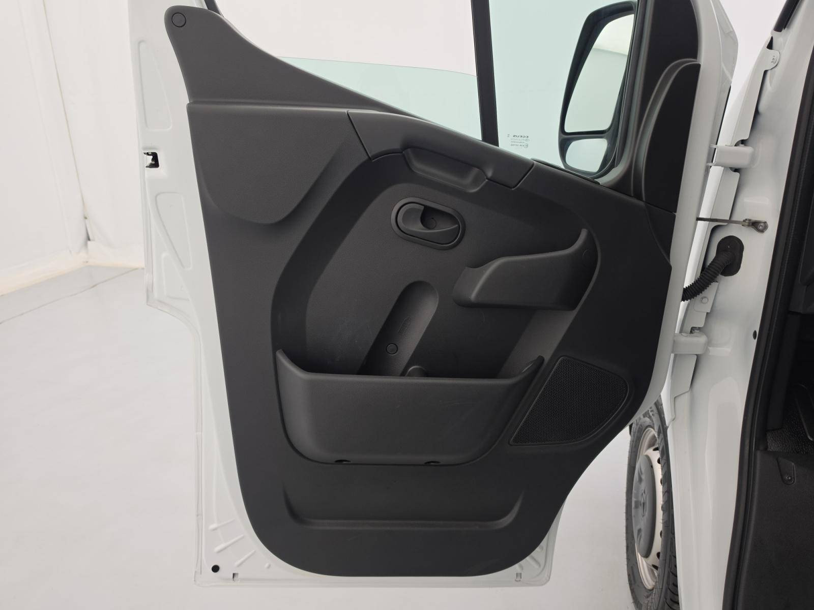 Vente en ligne Renault Master Fourgon MASTER FGN TRAC F3500 L2H2 BLUE DCI 135 au prix de 22 990 €