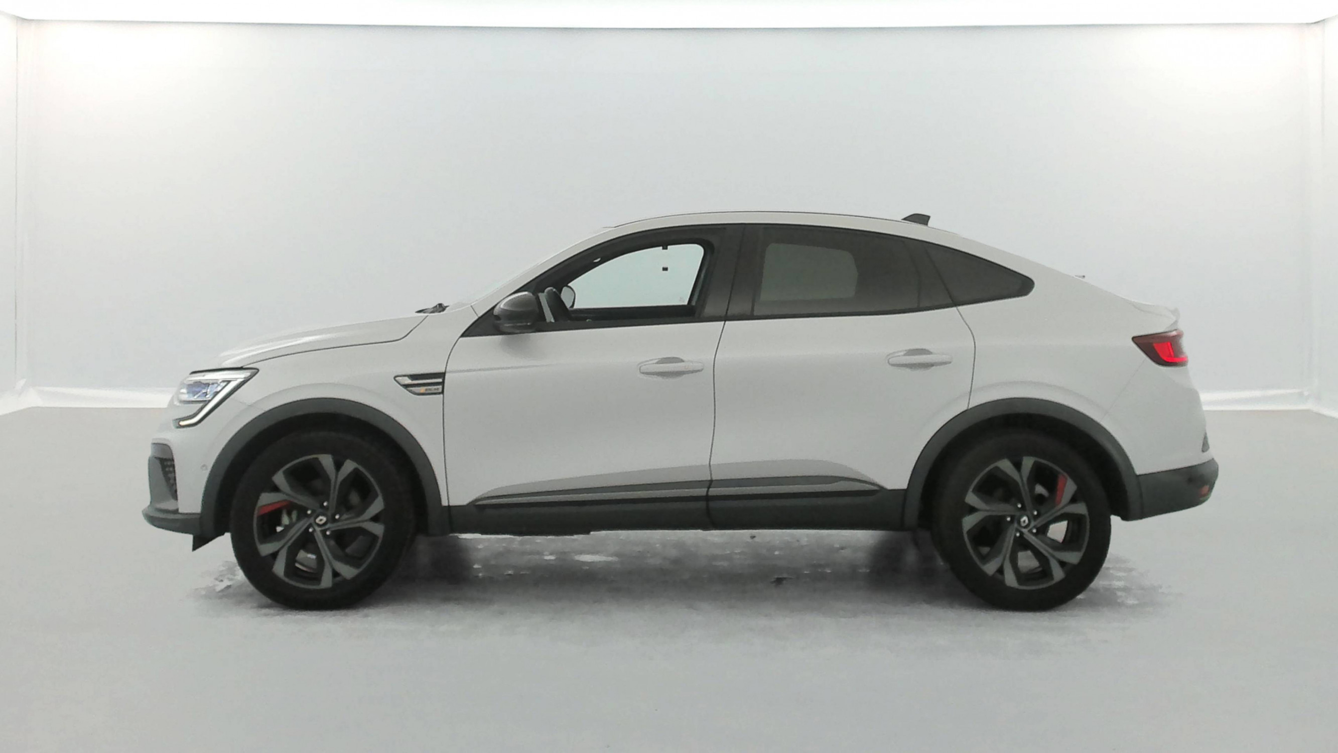 Vente en ligne Renault Arkana  E-Tech hybride 145 au prix de 20 000 €
