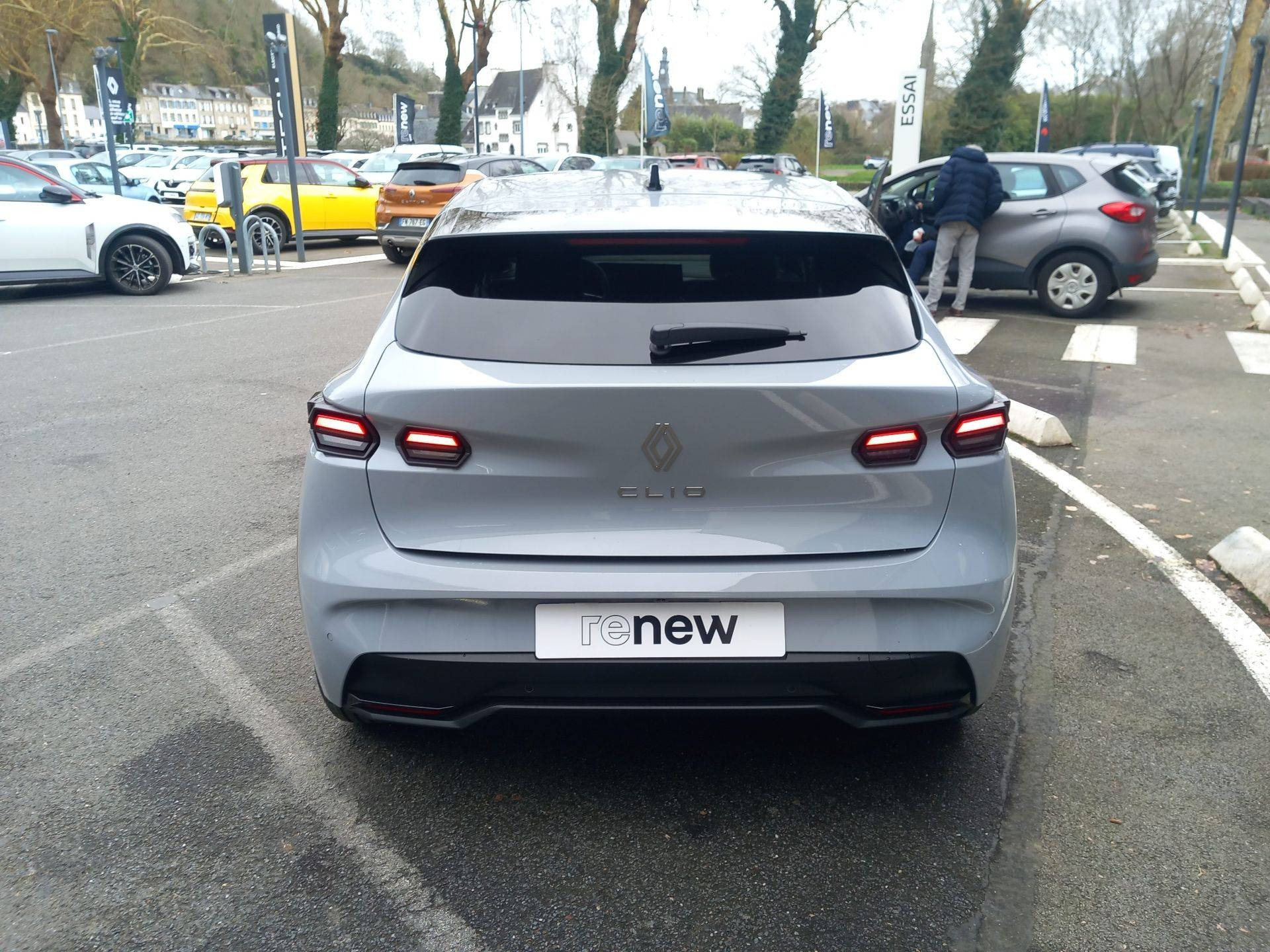 Vente en ligne Renault Clio 6 Clio TCe 115 ch au prix de 23 990 €