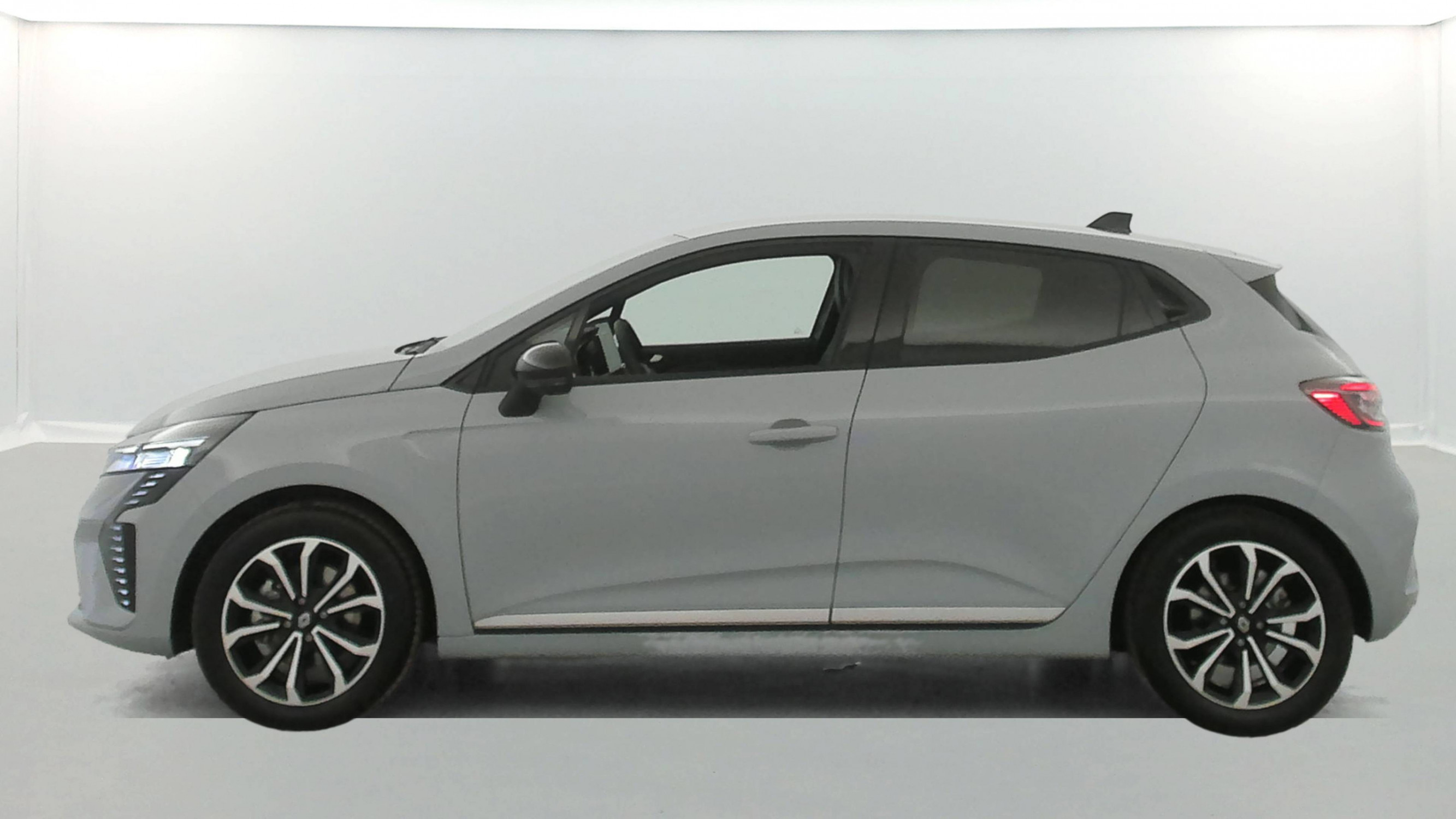 Vente en ligne Renault Clio 5 Clio E-Tech full hybrid 145 au prix de 21 990 €