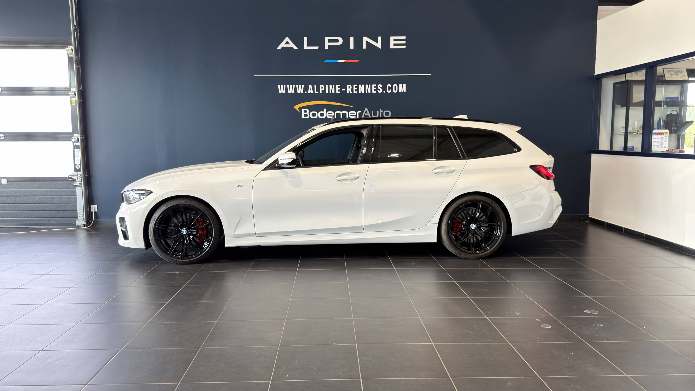 Vente en ligne Bmw Série 3 Touring Touring 330d 286 ch BVA8 au prix de 47 990 €