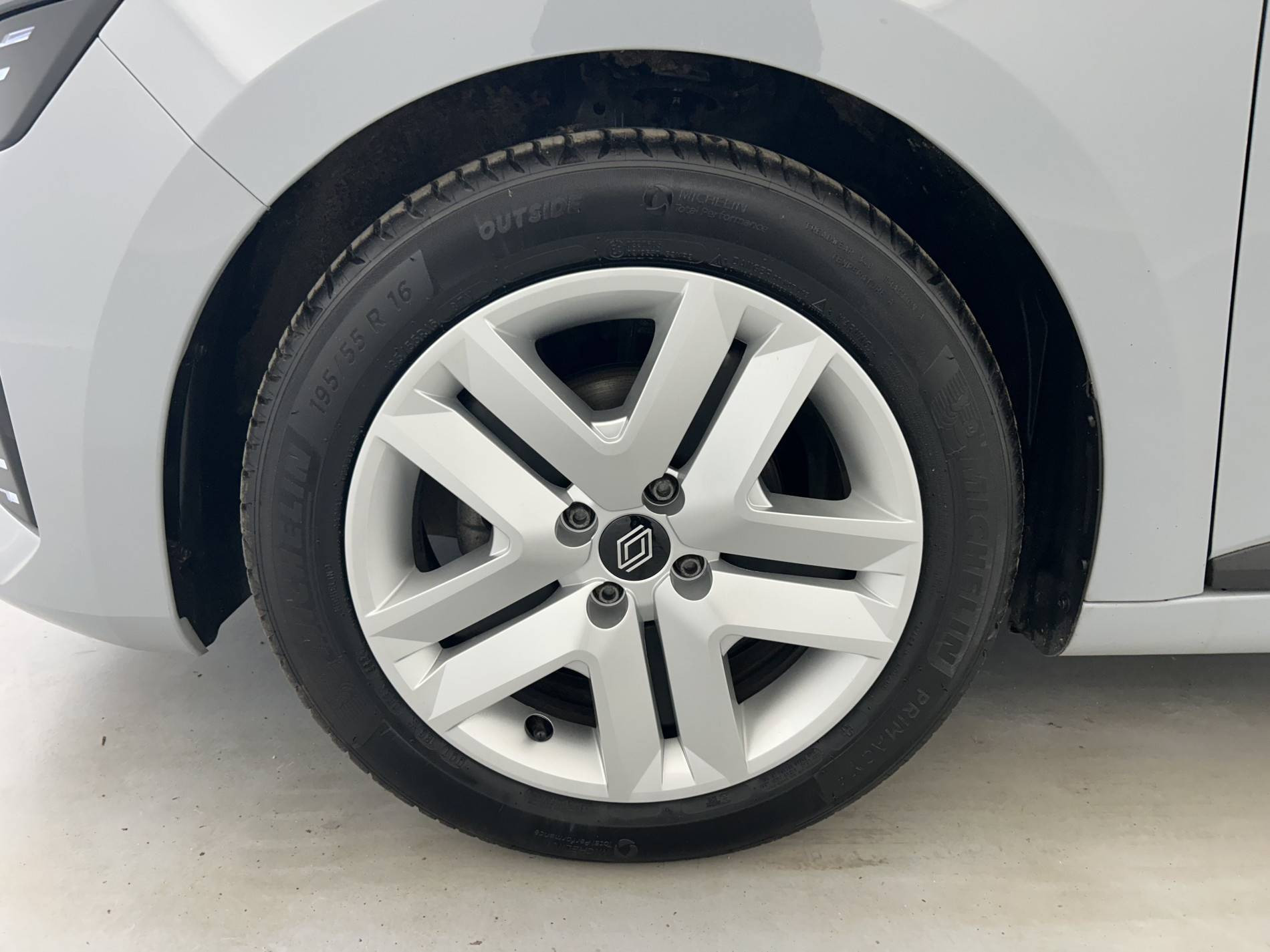 Vente en ligne Renault Clio 5 Clio TCe 90 ch GSR2 au prix de 15 490 €