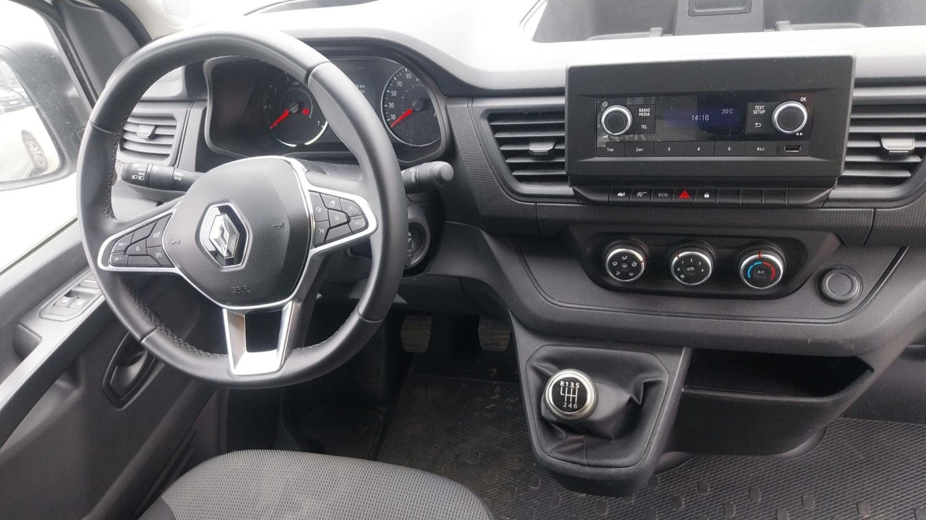 Vente en ligne Renault Trafic 3 Fourgon TRAFIC FGN L2H1 3000 KG BLUE DCI 130 au prix de 23 990 €
