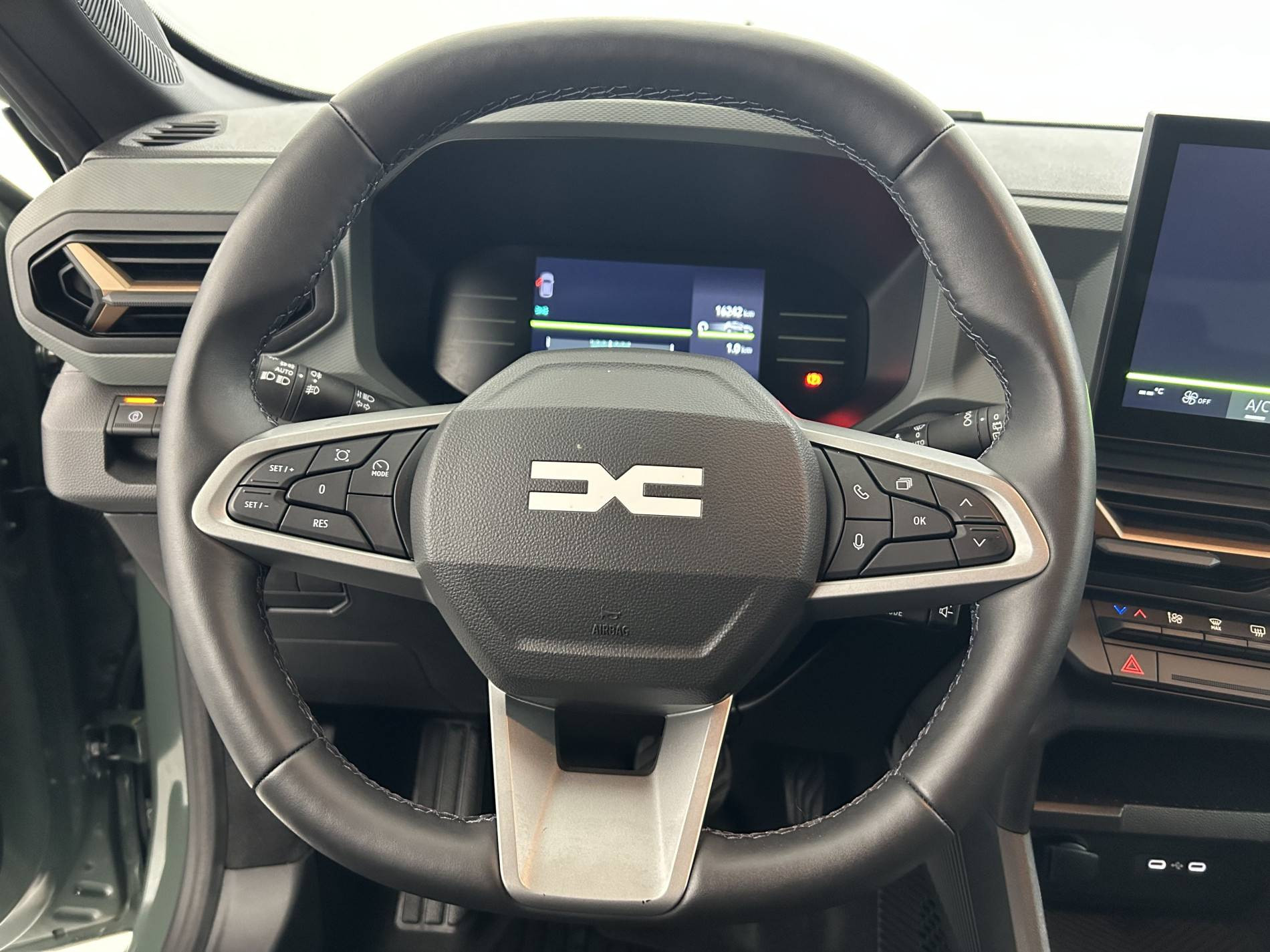 Vente en ligne Dacia Duster  Hybrid 140 au prix de 25 990 €