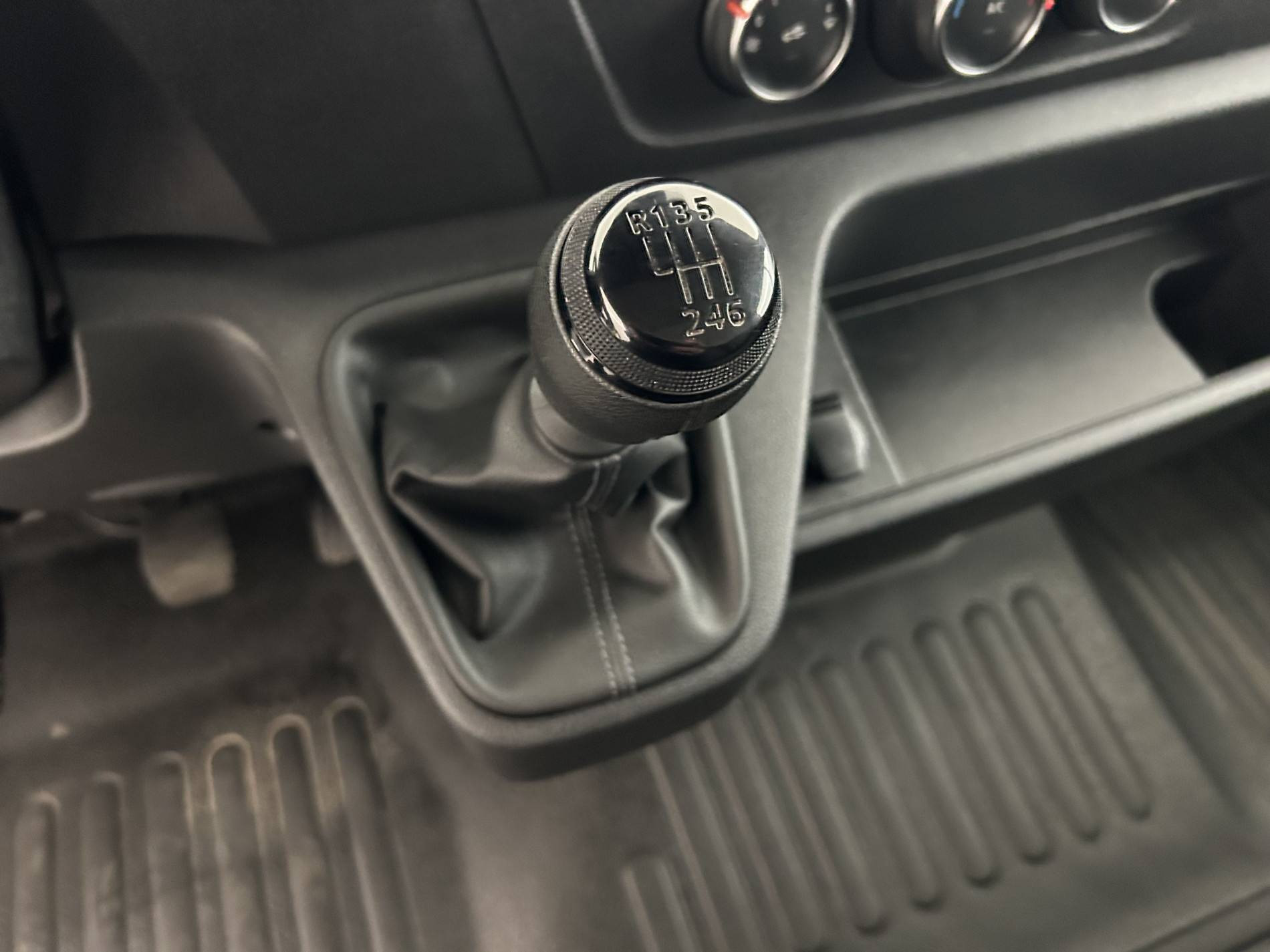 Vente en ligne Renault Master Fourgon MASTER FGN TRAC F3500 L3H3 BLUE DCI 135 au prix de 28 900 €