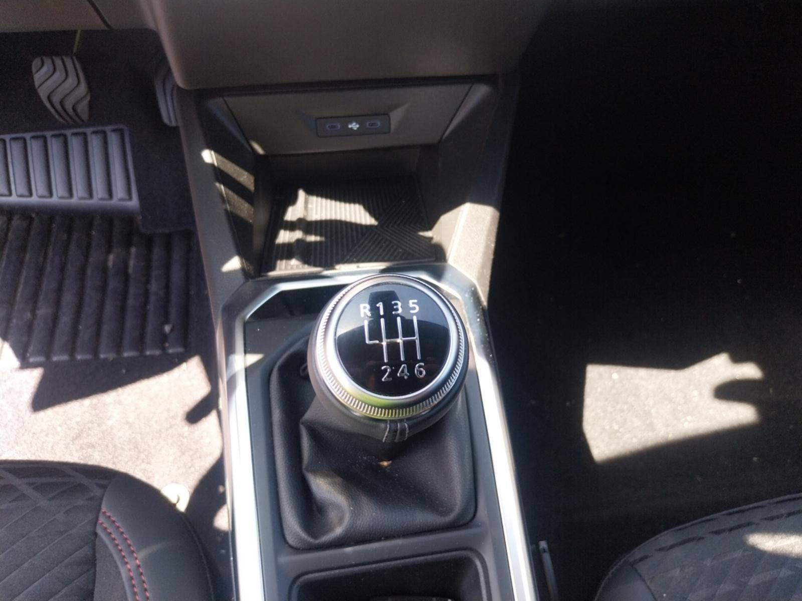 Vente en ligne Renault Clio 6 Clio TCe 115 ch au prix de 22 990 €