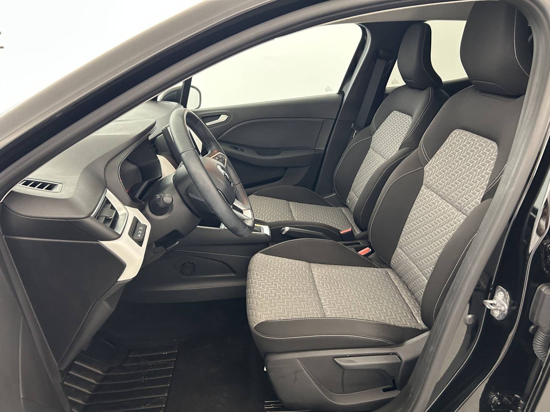 Vente en ligne Renault Clio 5 Clio TCe 90 X-Tronic au prix de 15 990 €