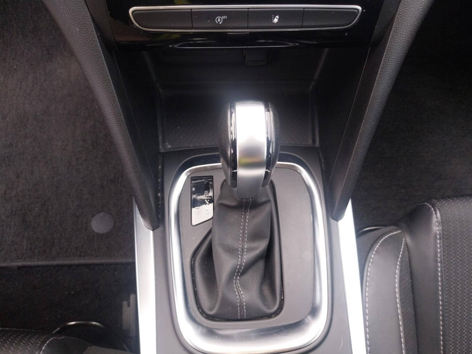 Vente en ligne Renault Megane 4 Mégane IV Berline Blue dCi 115 EDC au prix de 17 490 €