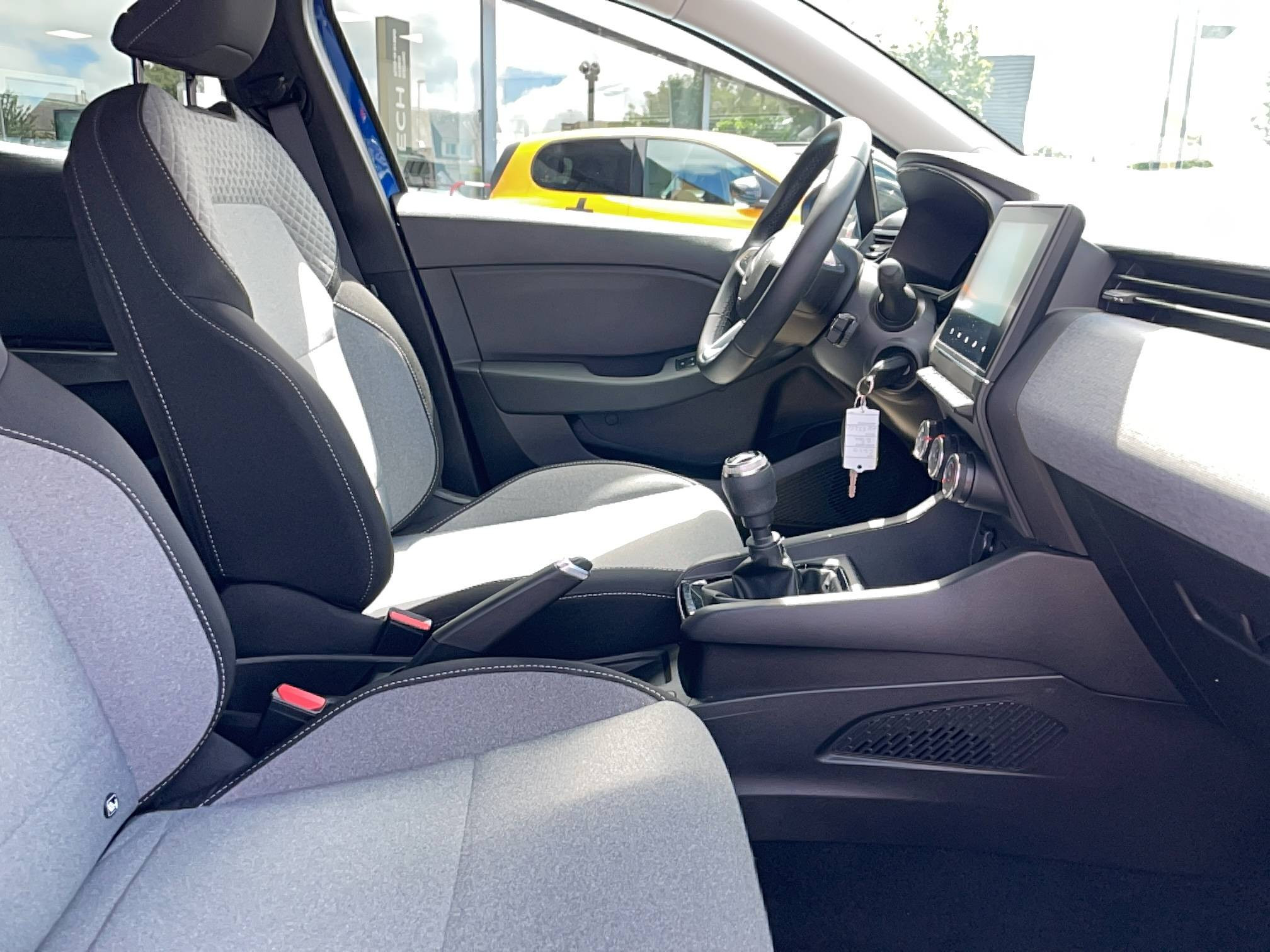 Vente en ligne Renault Clio 5 Clio TCe 90 au prix de 15 990 €