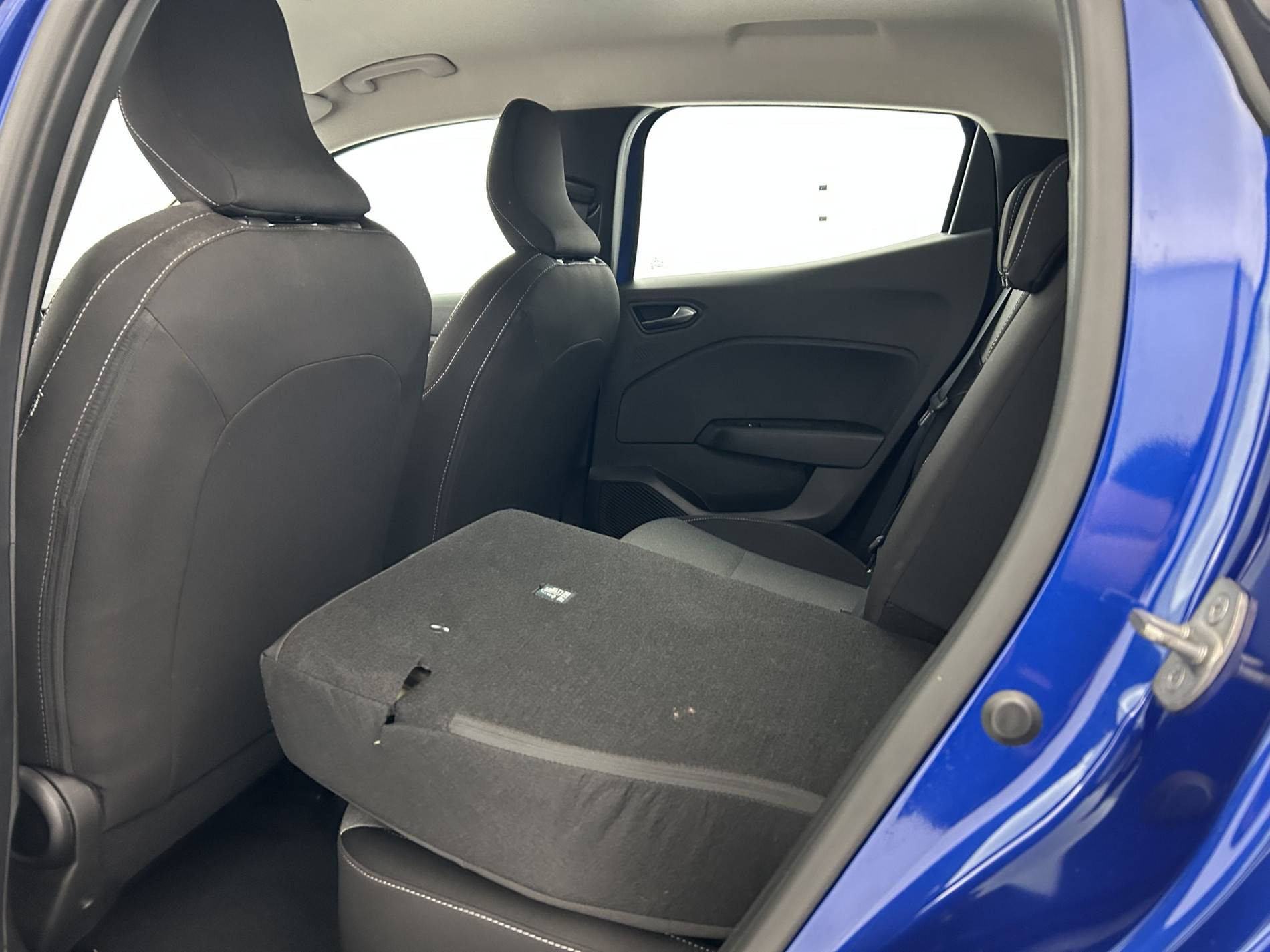 Vente en ligne Renault Clio 5 Clio E-Tech full hybrid 145 ch GSR2 au prix de 18 390 €