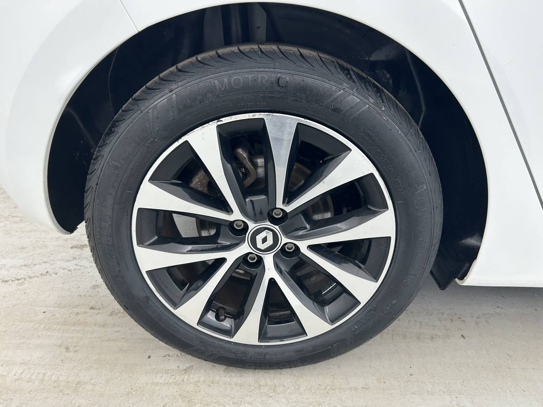 Vente en ligne Renault Clio 5 Clio E-Tech full hybrid 145 au prix de 16 990 €