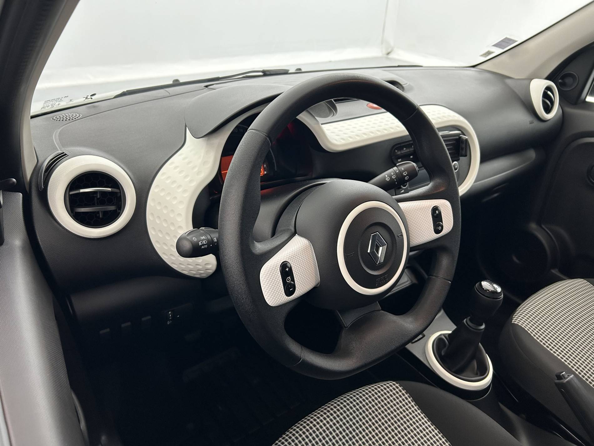 Vente en ligne Renault Twingo 3  SCe 65 - 21 au prix de 10 990 €