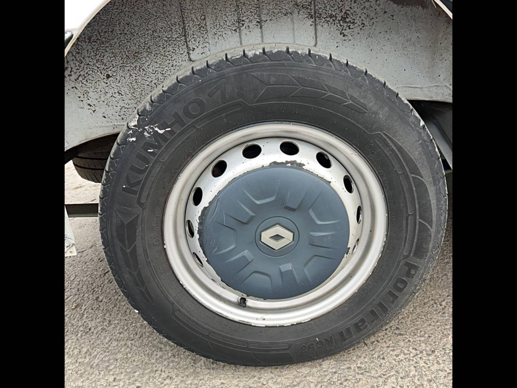 Vente en ligne Renault Master Fourgon MASTER FGN TRAC F3500 L2H2 ENERGY DCI 145 POUR TRANSF au prix de 19 890 €