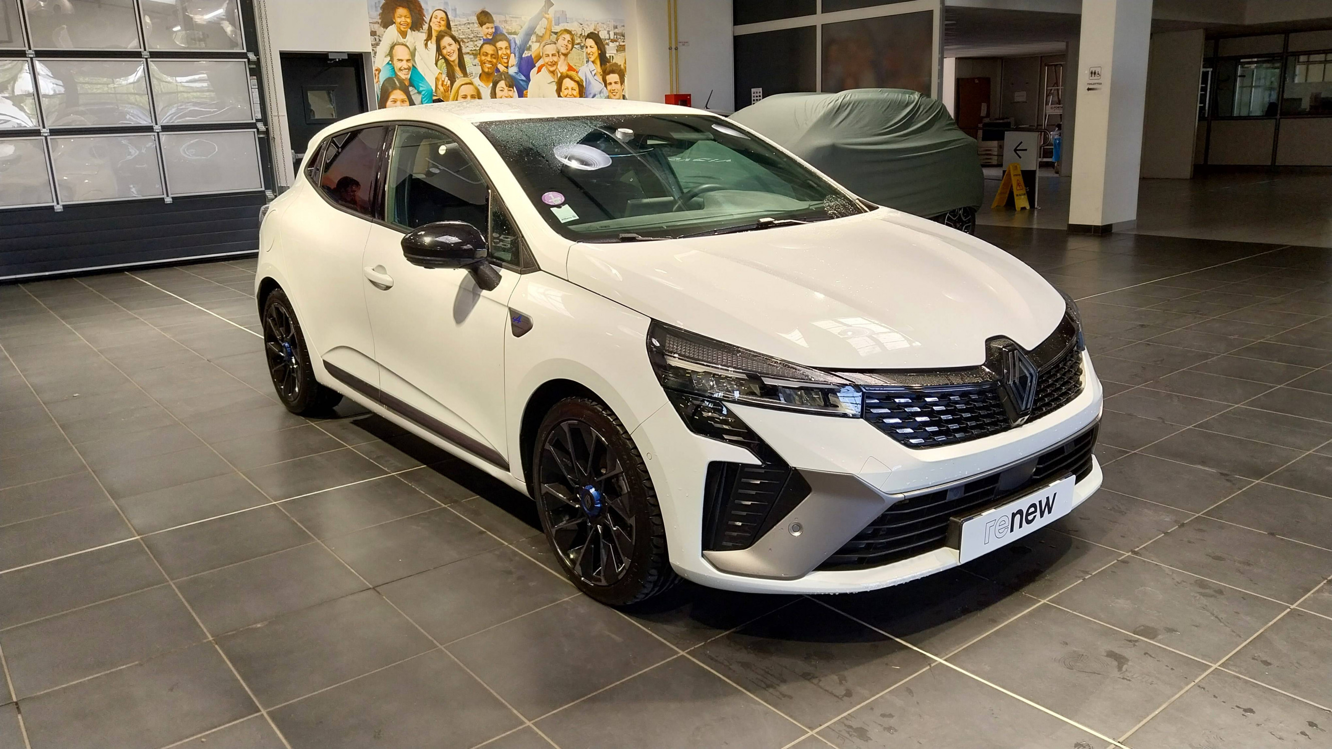 Vente en ligne Renault Clio 5 Clio E-Tech full hybrid 145 au prix de 20 890 €