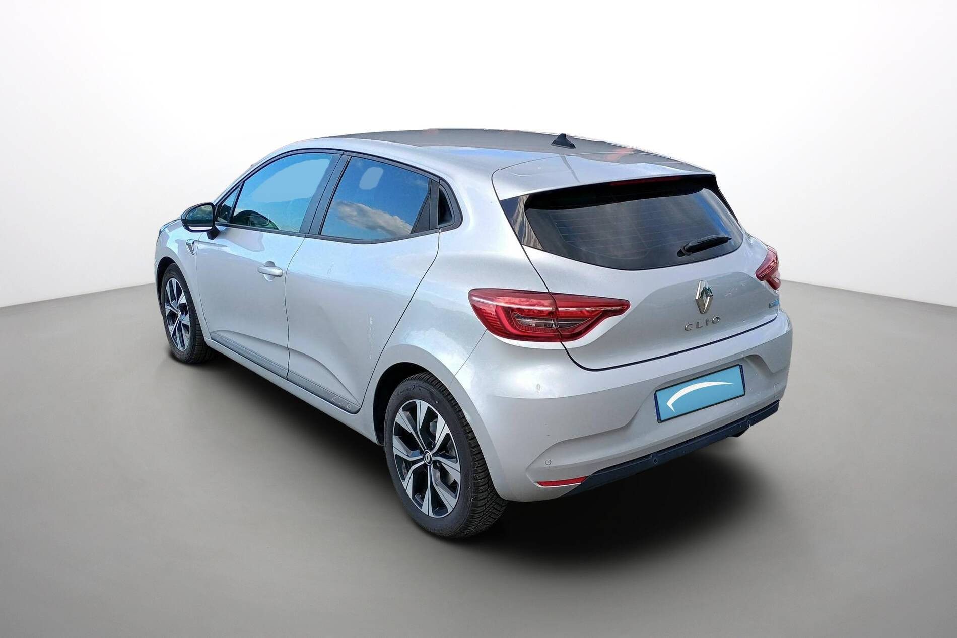 Vente en ligne Renault Clio 5 Clio E-Tech 140 - 21N au prix de 15 990 €