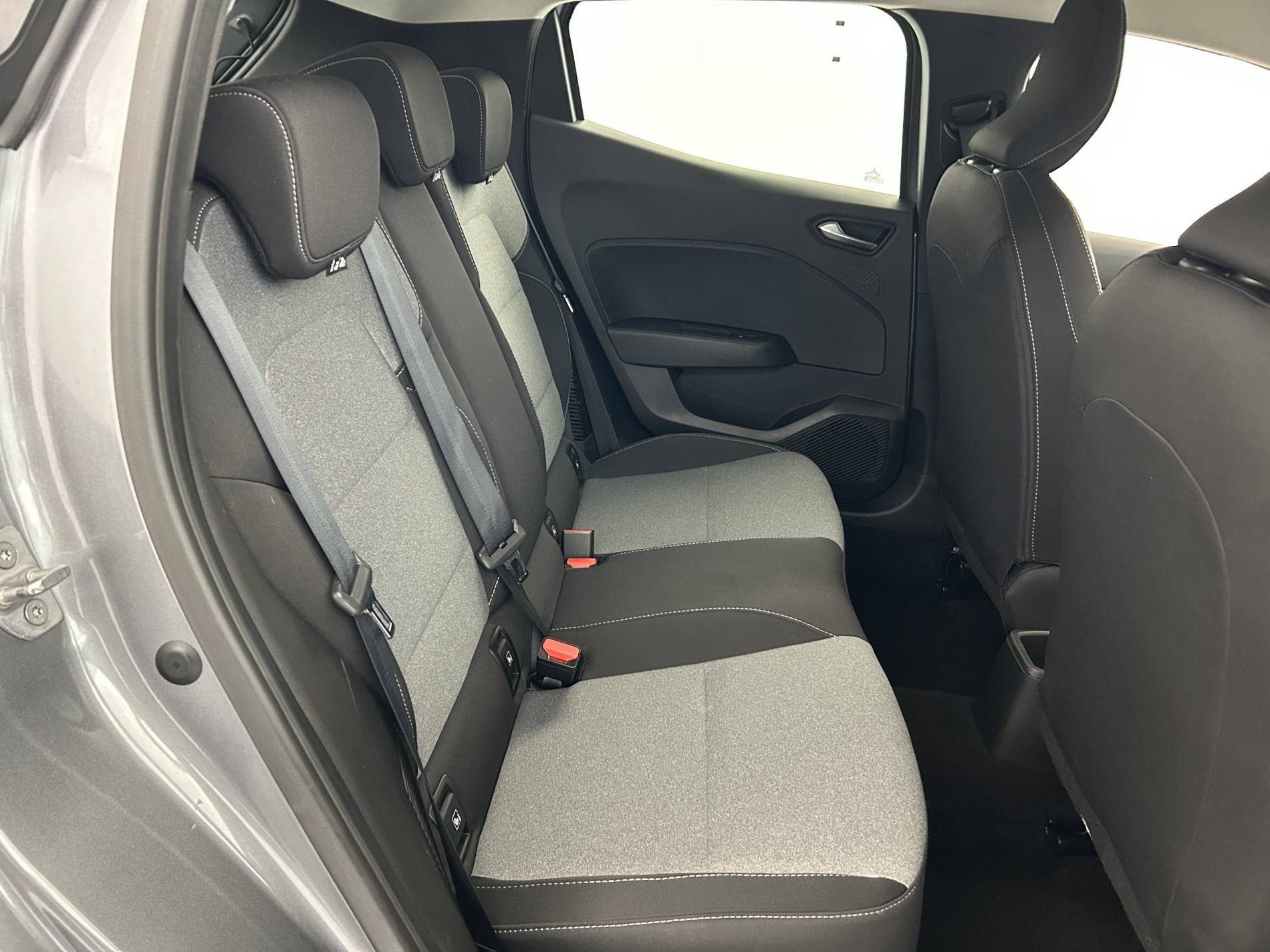 Vente en ligne Renault Clio 5 Clio E-Tech full hybrid 145 ch GSR2 au prix de 19 690 €