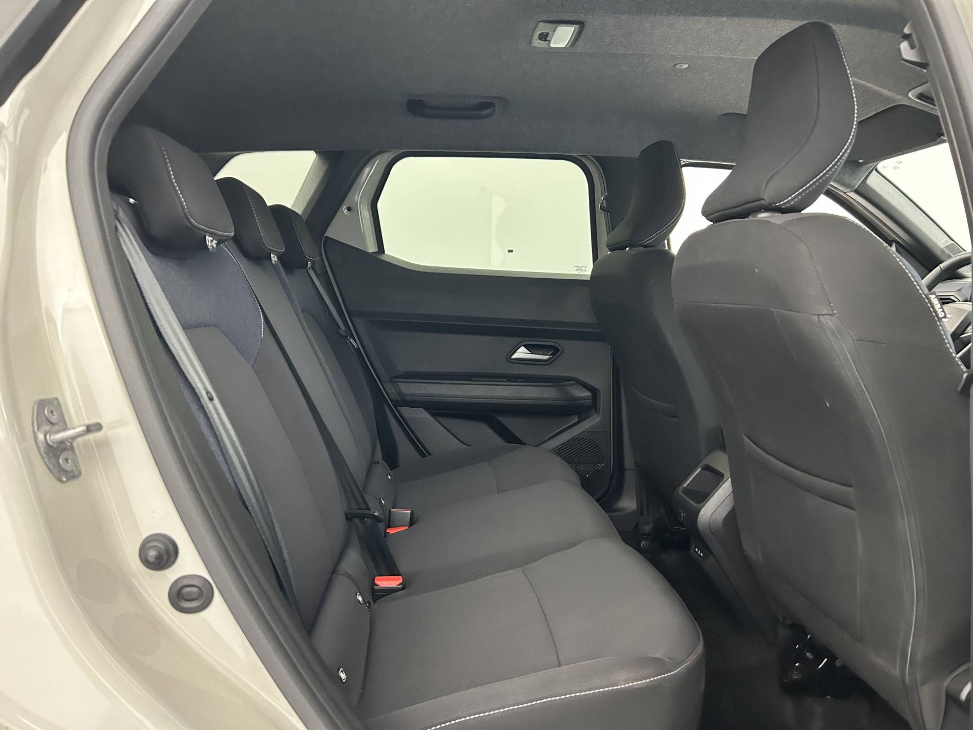 Vente en ligne Dacia Duster  Hybrid 140 au prix de 25 490 €