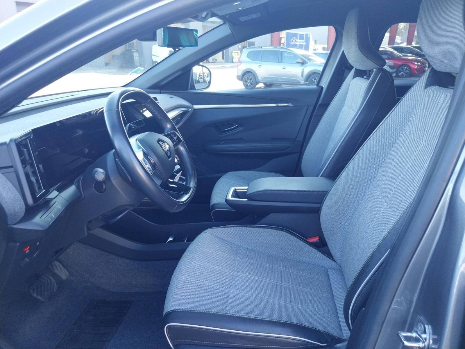 Vente en ligne Renault Megane E-Tech  EV40 130ch standard charge au prix de 18 900 €