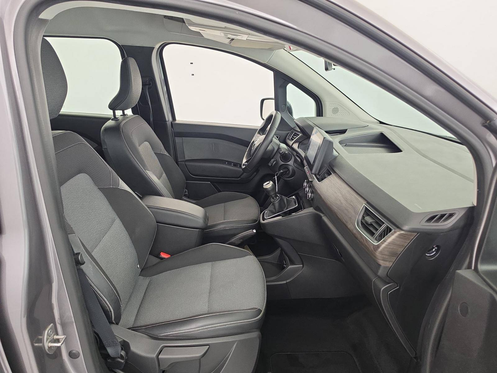 Vente en ligne Renault Kangoo  Blue dCi 95 au prix de 17 491 €