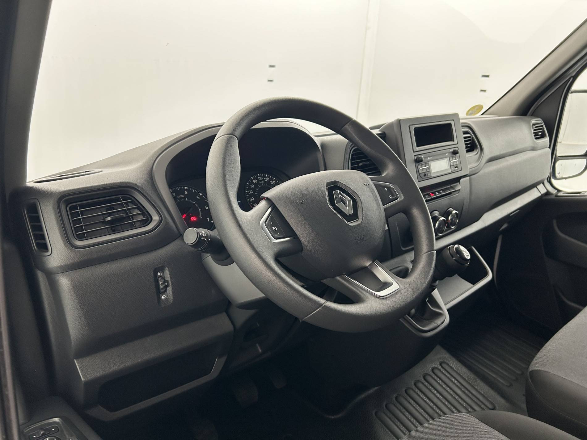 Vente en ligne Renault Master Fourgon MASTER FGN TRAC F3500 L2H2 BLUE DCI 135 au prix de 24 990 €