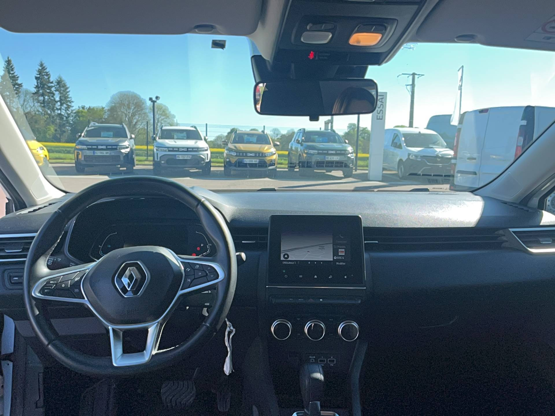 Vente en ligne Renault Clio 5 Clio E-Tech 140 - 21N au prix de 15 491 €