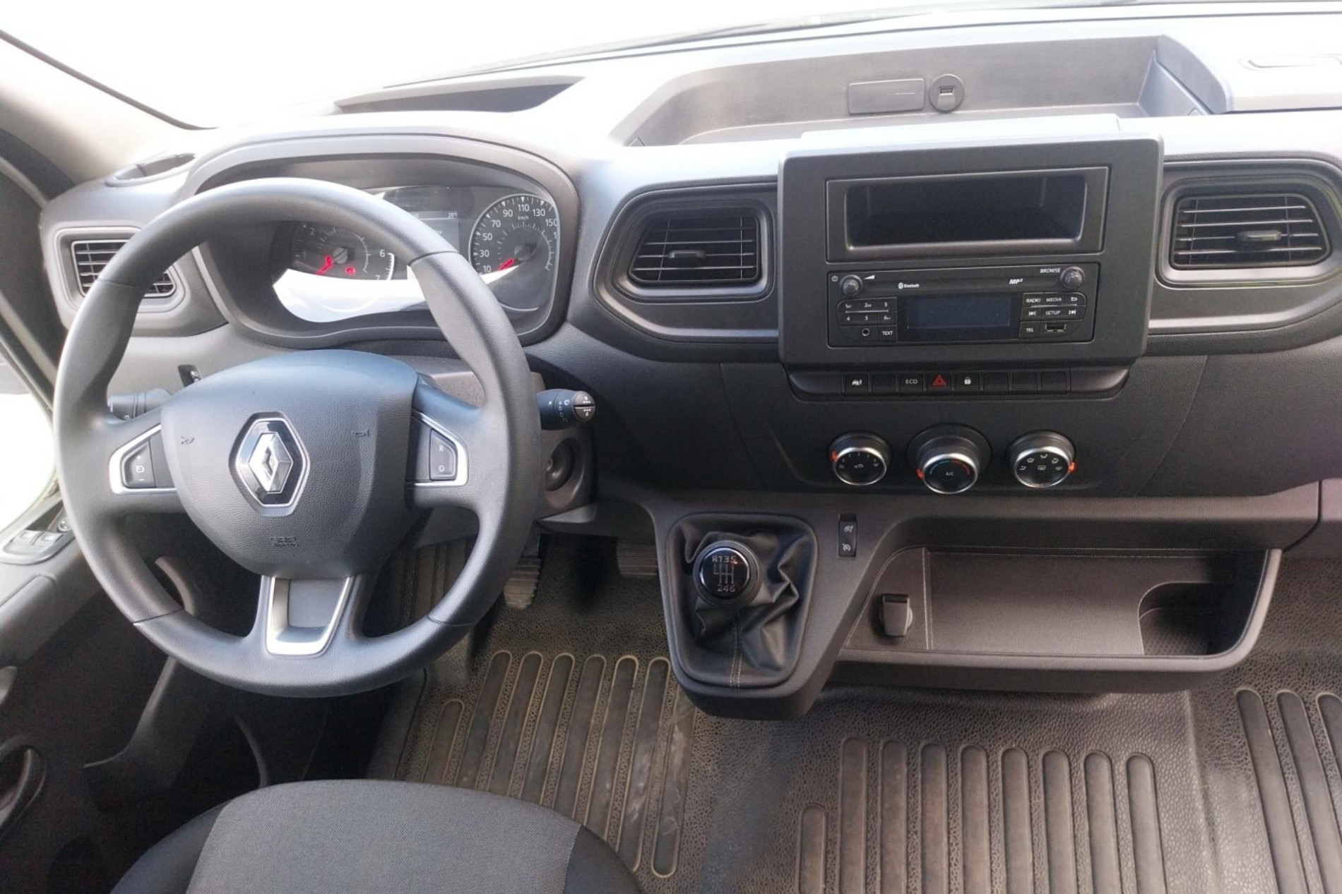 Vente en ligne Renault Master Fourgon MASTER FGN TRAC F3500 L2H2 BLUE DCI 135 au prix de 24 990 €