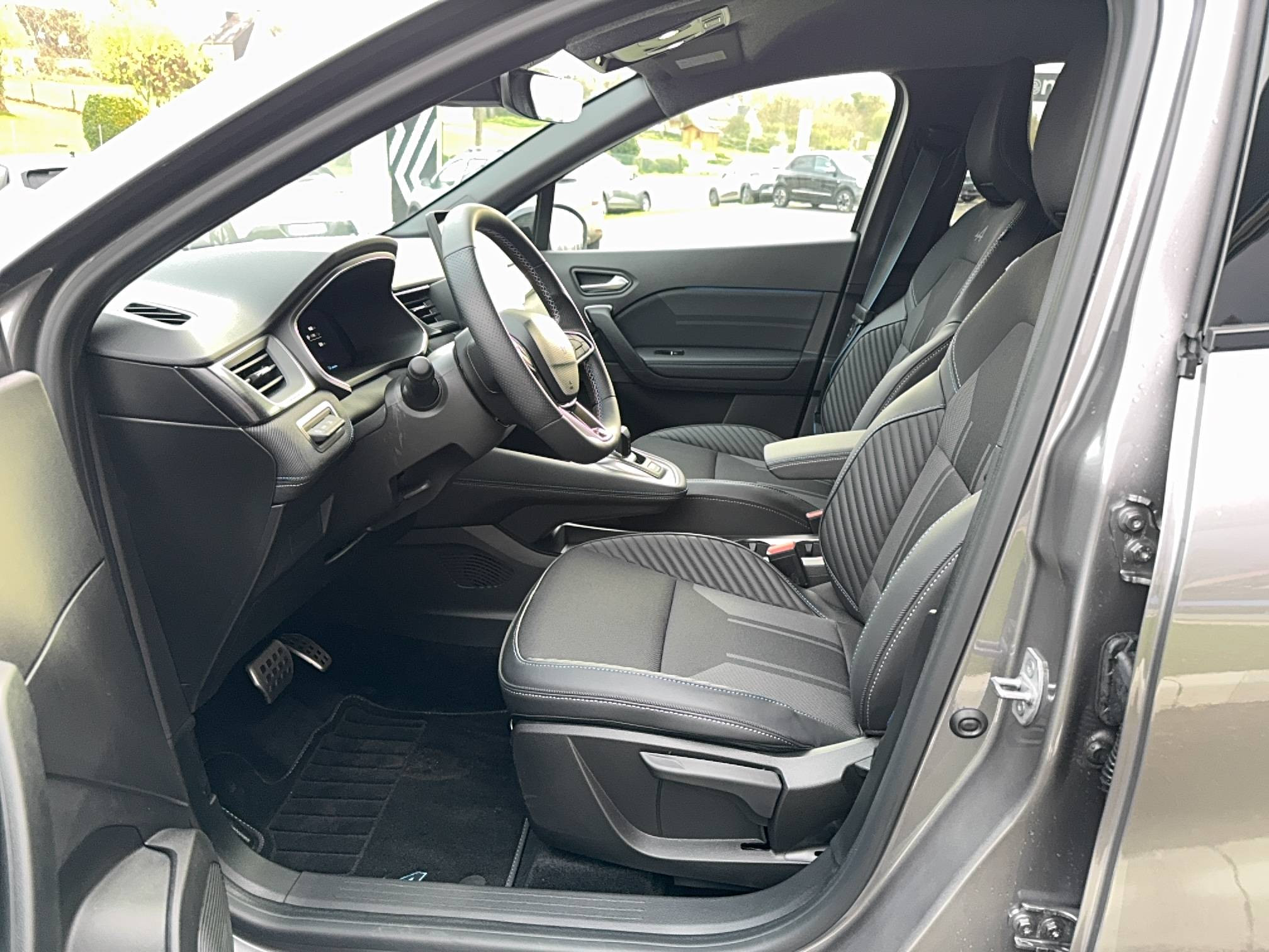 Vente en ligne Renault Captur  E-Tech full hybrid 160 ch au prix de 35 550 €