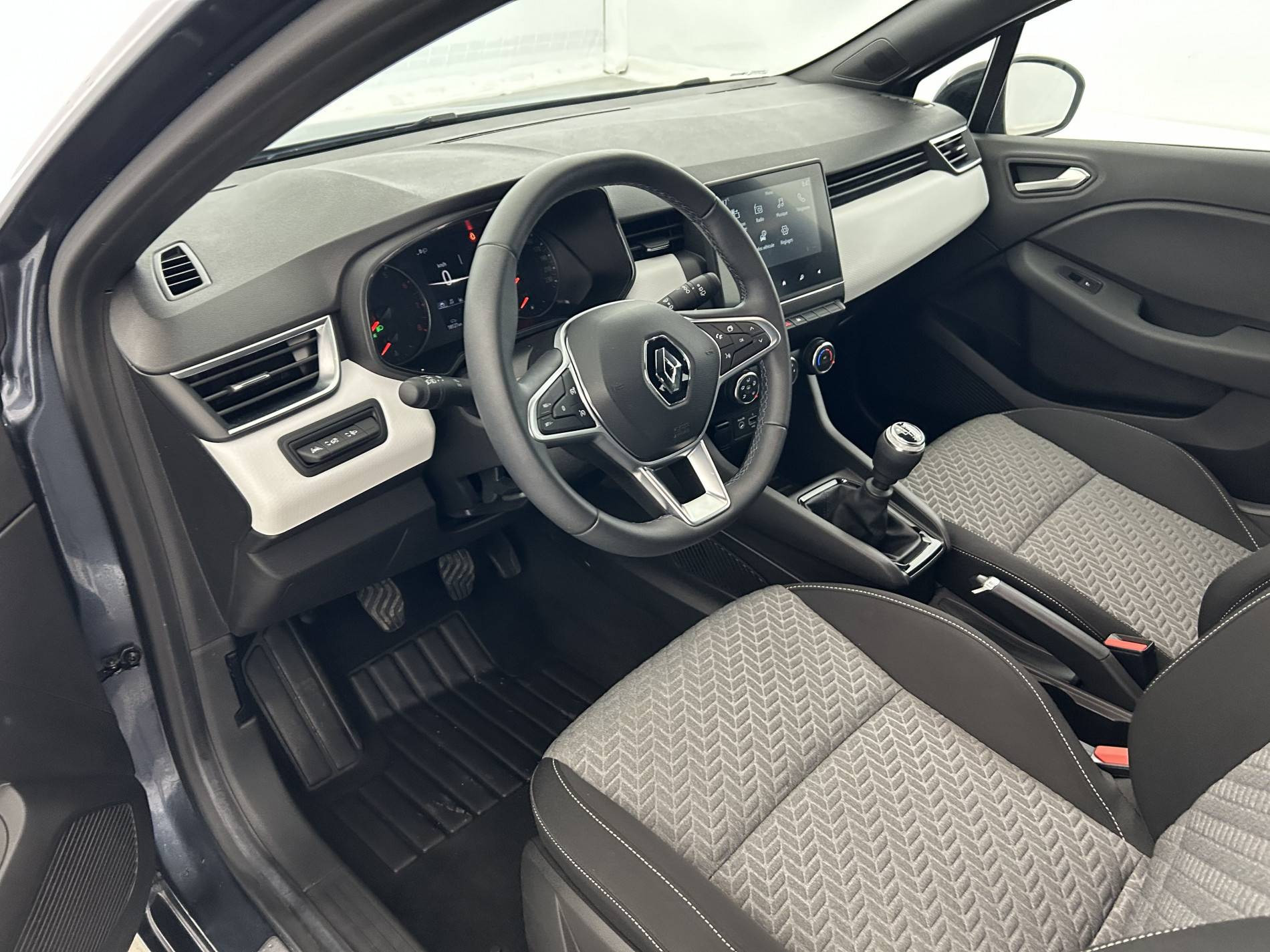 Vente en ligne Renault Clio 5 Clio TCe 90 - 21N au prix de 14 790 €