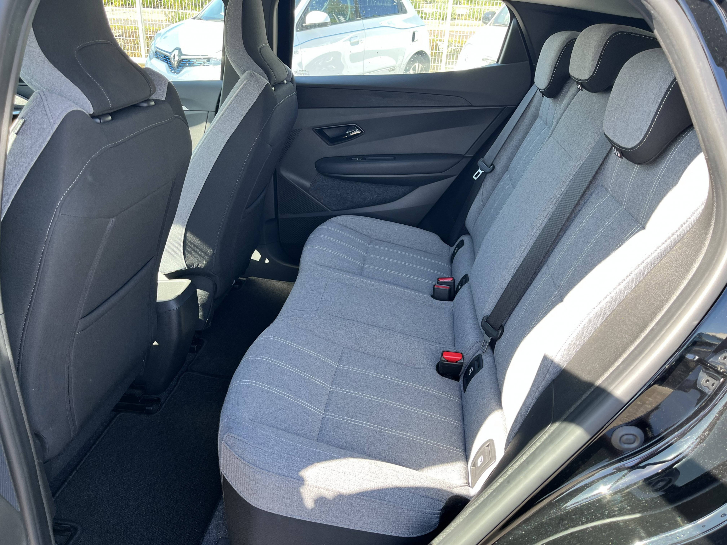 Vente en ligne Renault Megane E-Tech  EV40 130ch standard charge au prix de 20 490 €