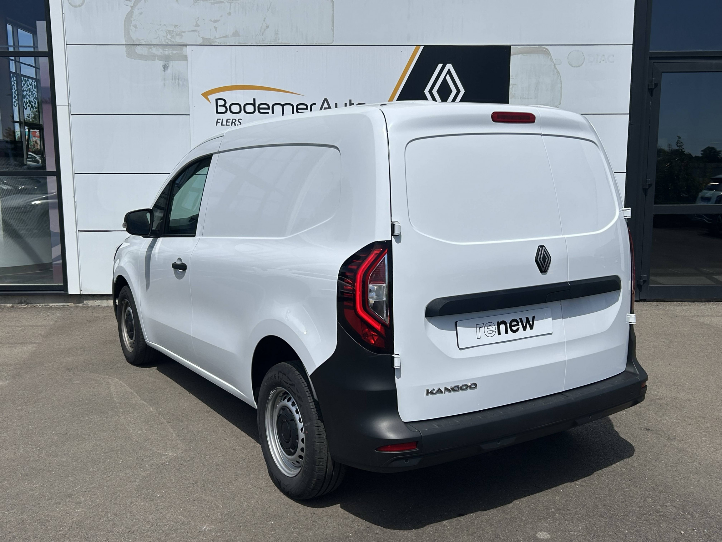 Vente en ligne Renault Kangoo Van  TOLE L1 BLUE DCI 95 AUTO au prix de 21 450 €