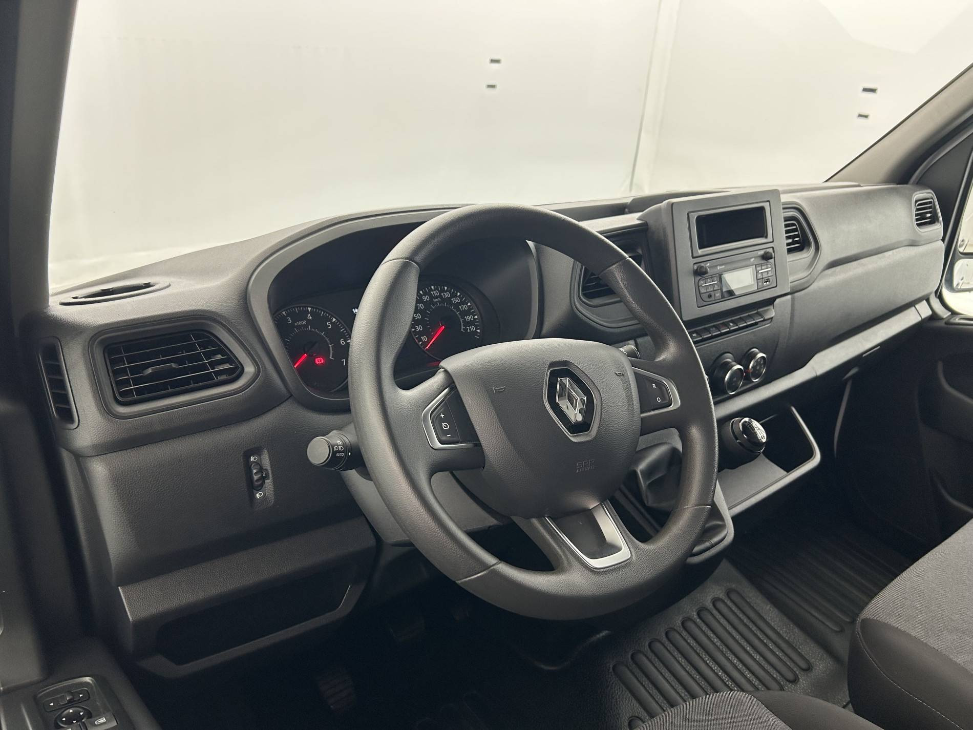 Vente en ligne Renault Master Fourgon MASTER FGN TRAC F3500 L2H2 BLUE DCI 135 au prix de 26 990 €