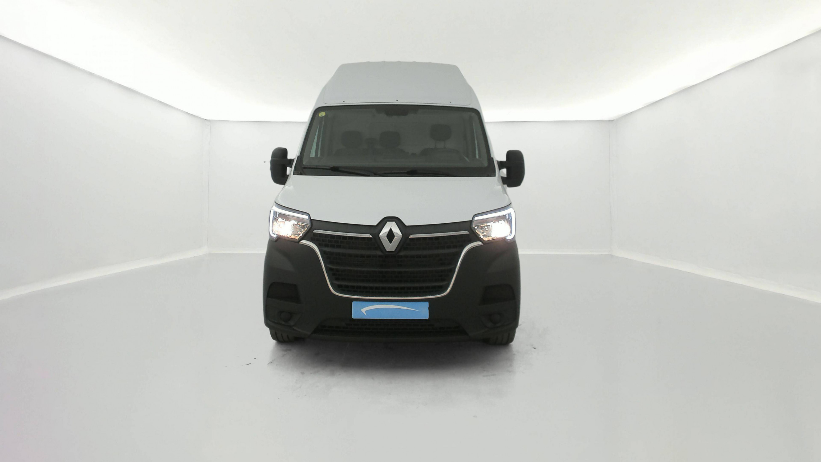 Vente en ligne Renault Master Fourgon MASTER FGN TRAC F3500 L3H3 BLUE DCI 135 au prix de 28 990 €